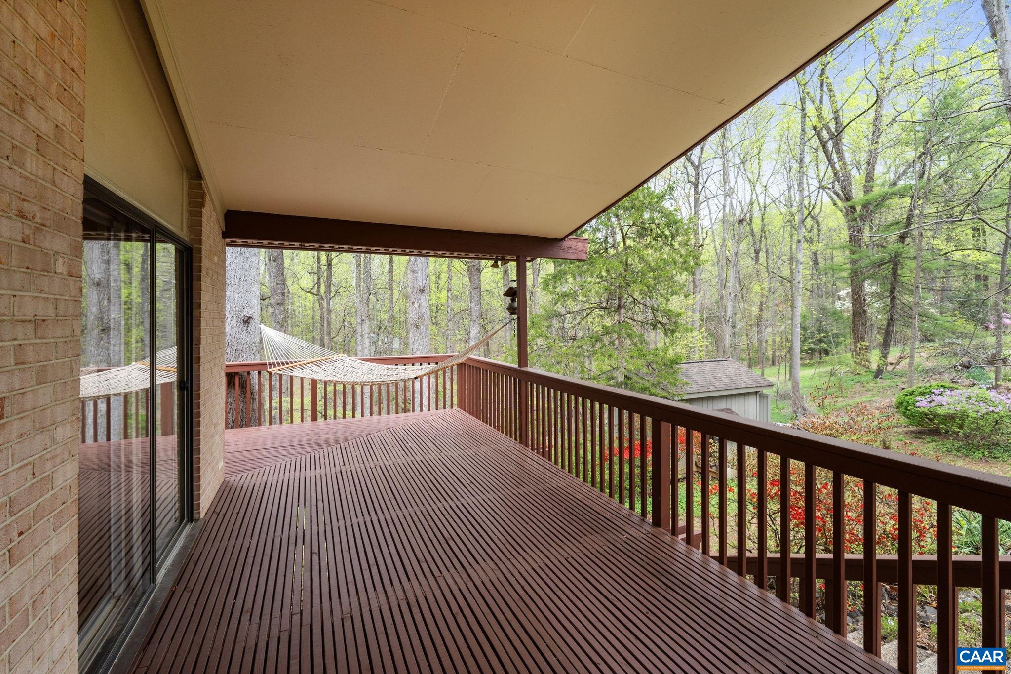 3520 GLENAIRE DR