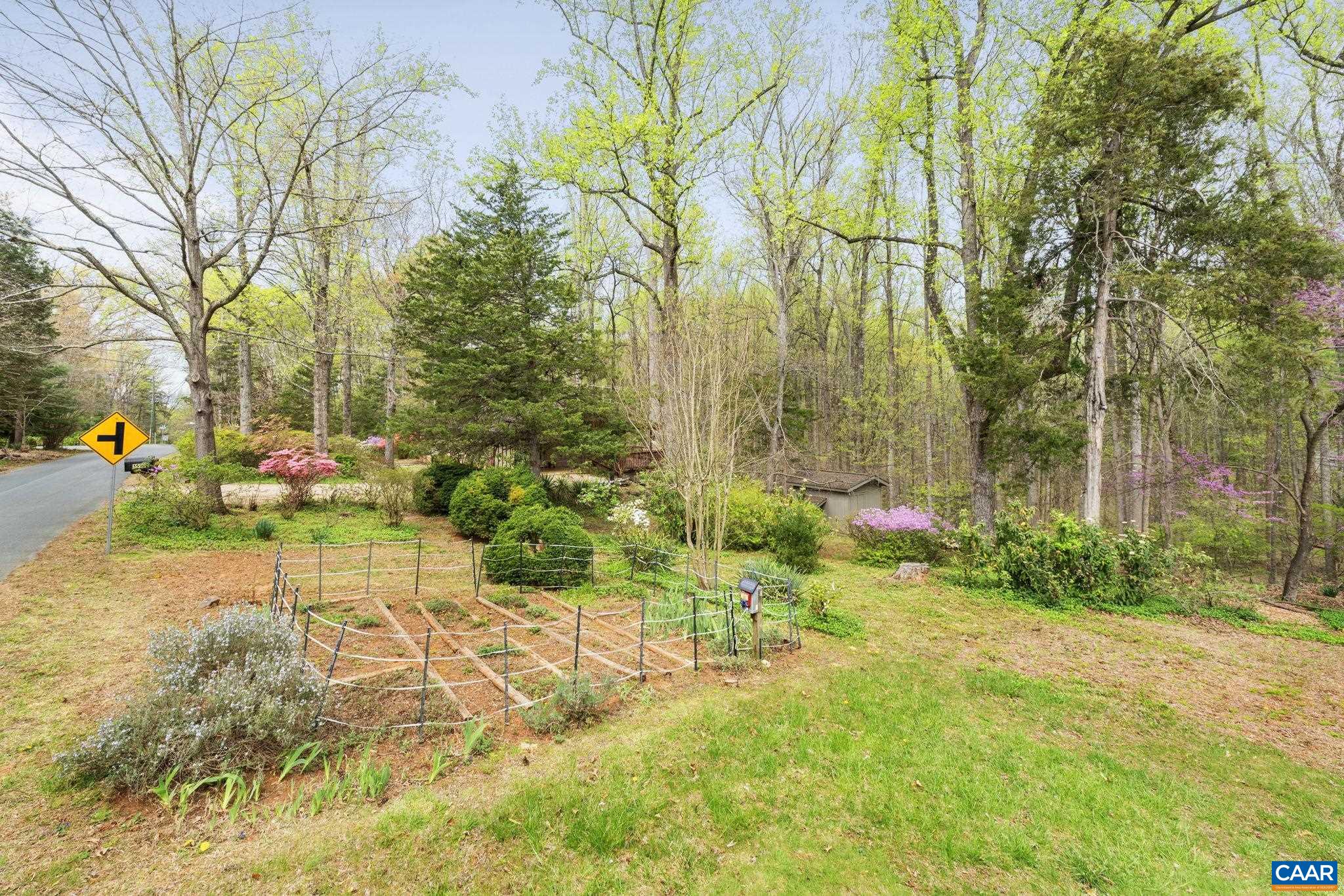 3520 GLENAIRE DR
