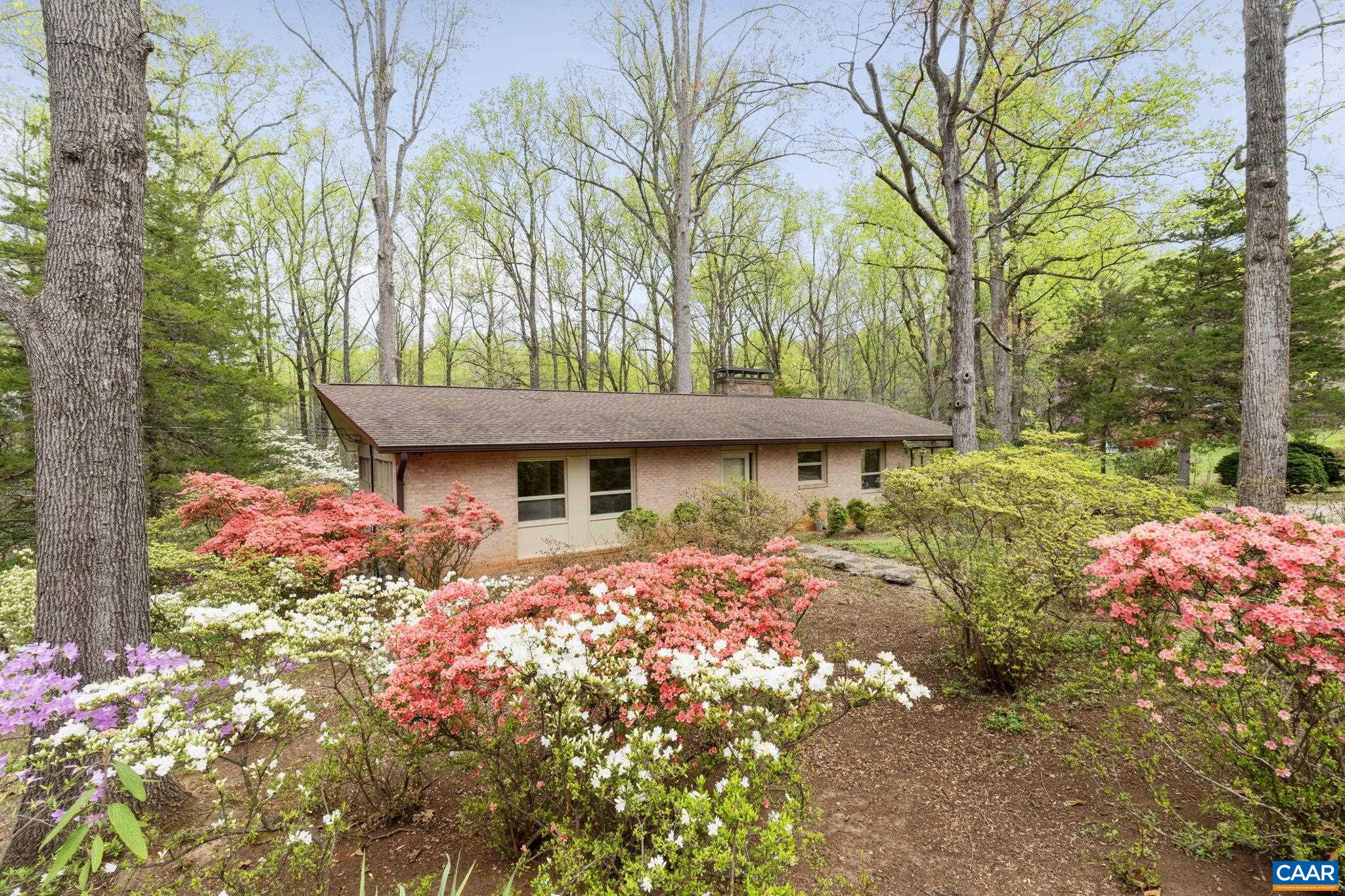 3520 GLENAIRE DR