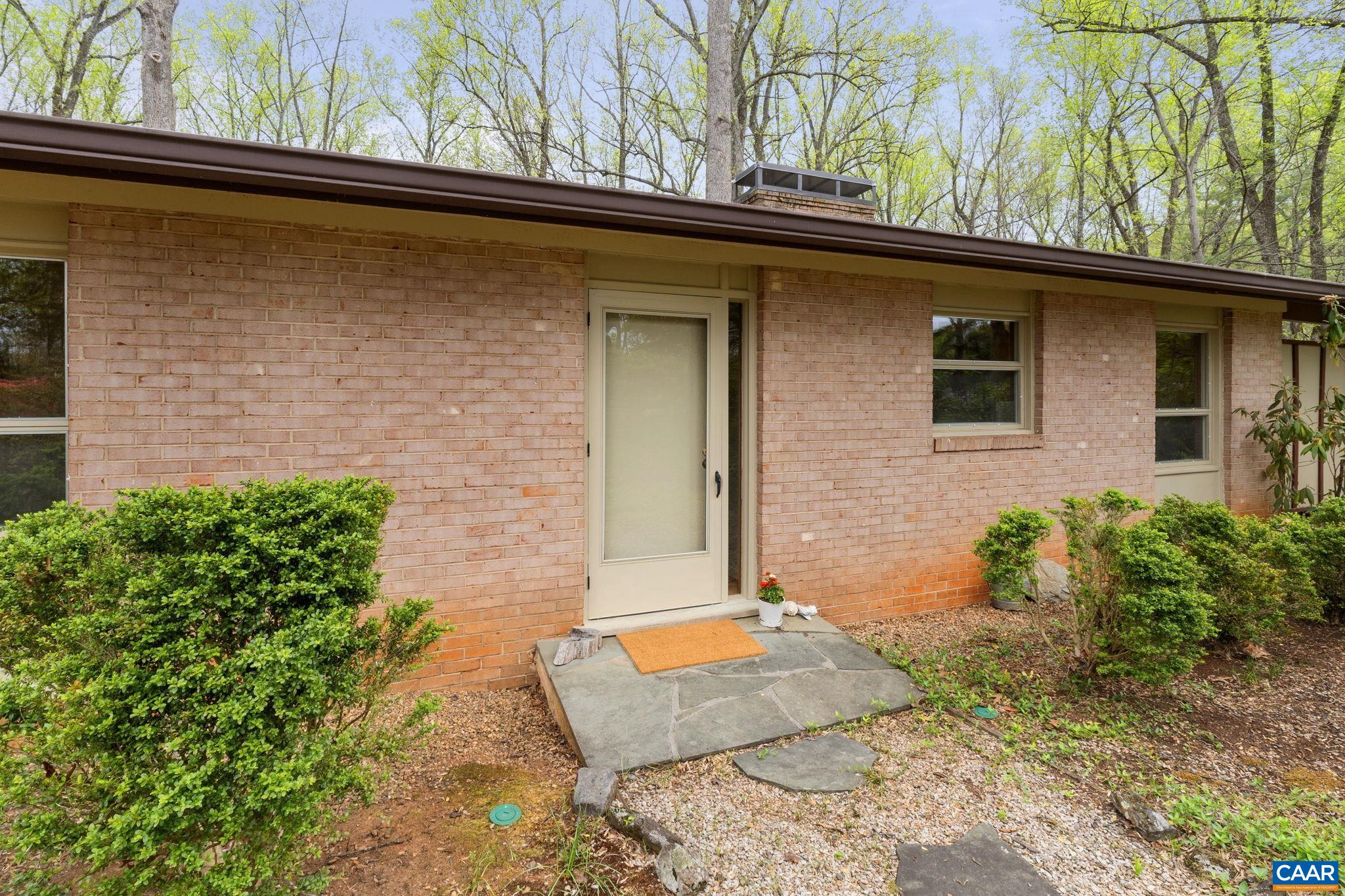 3520 GLENAIRE DR