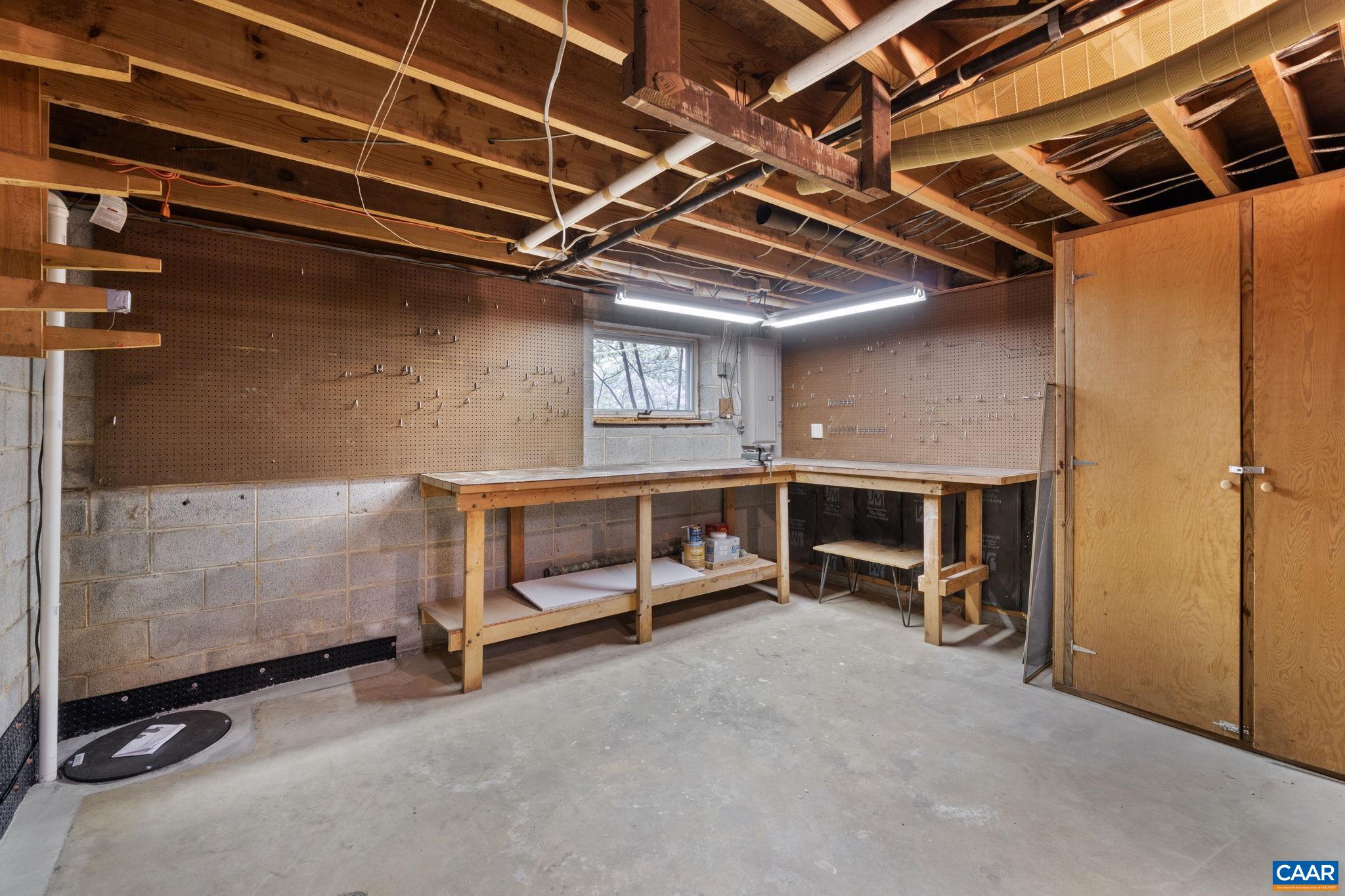 3520 GLENAIRE DR