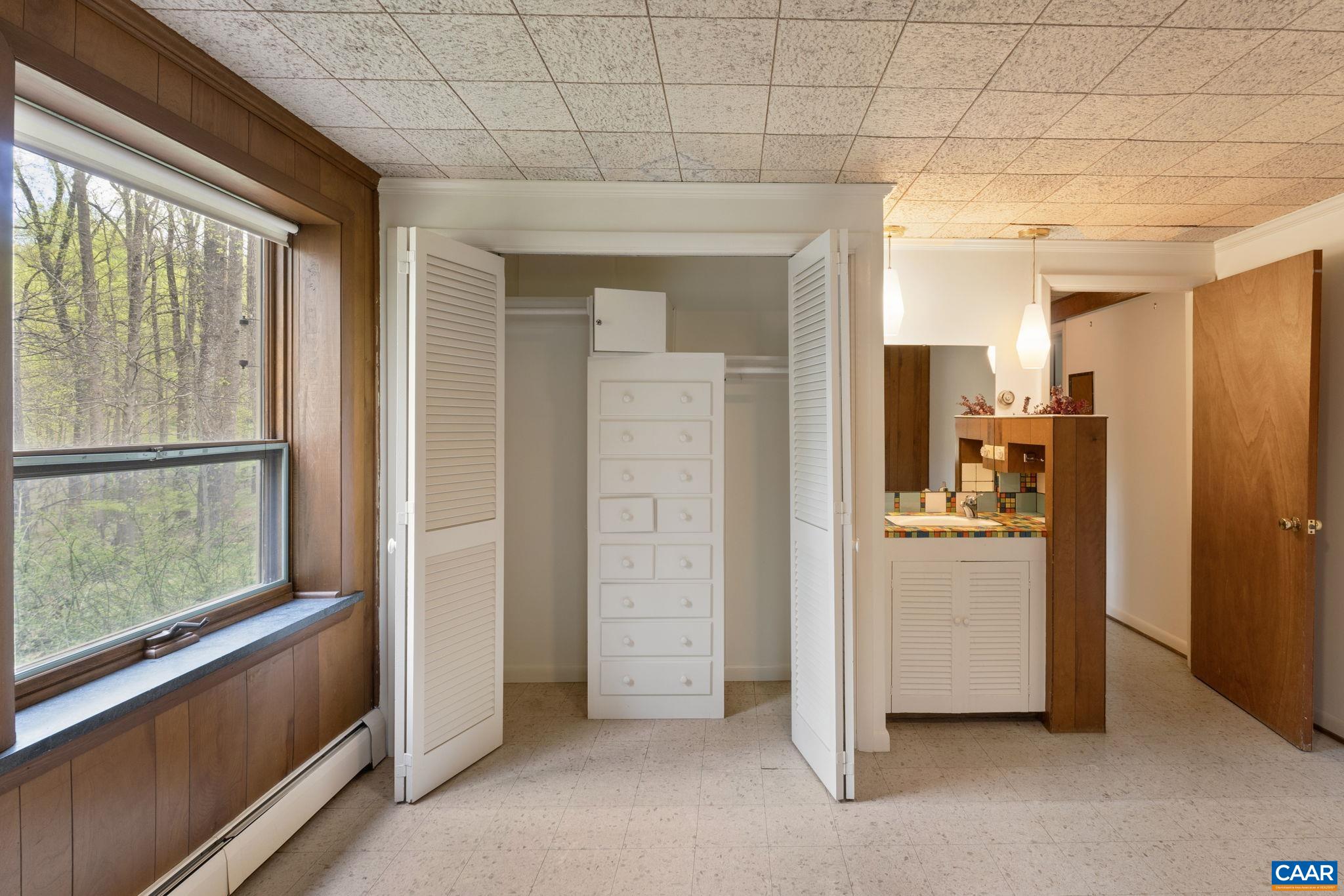 3520 GLENAIRE DR