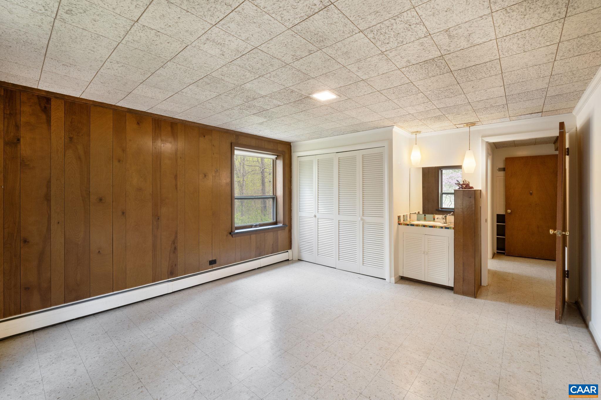 3520 GLENAIRE DR