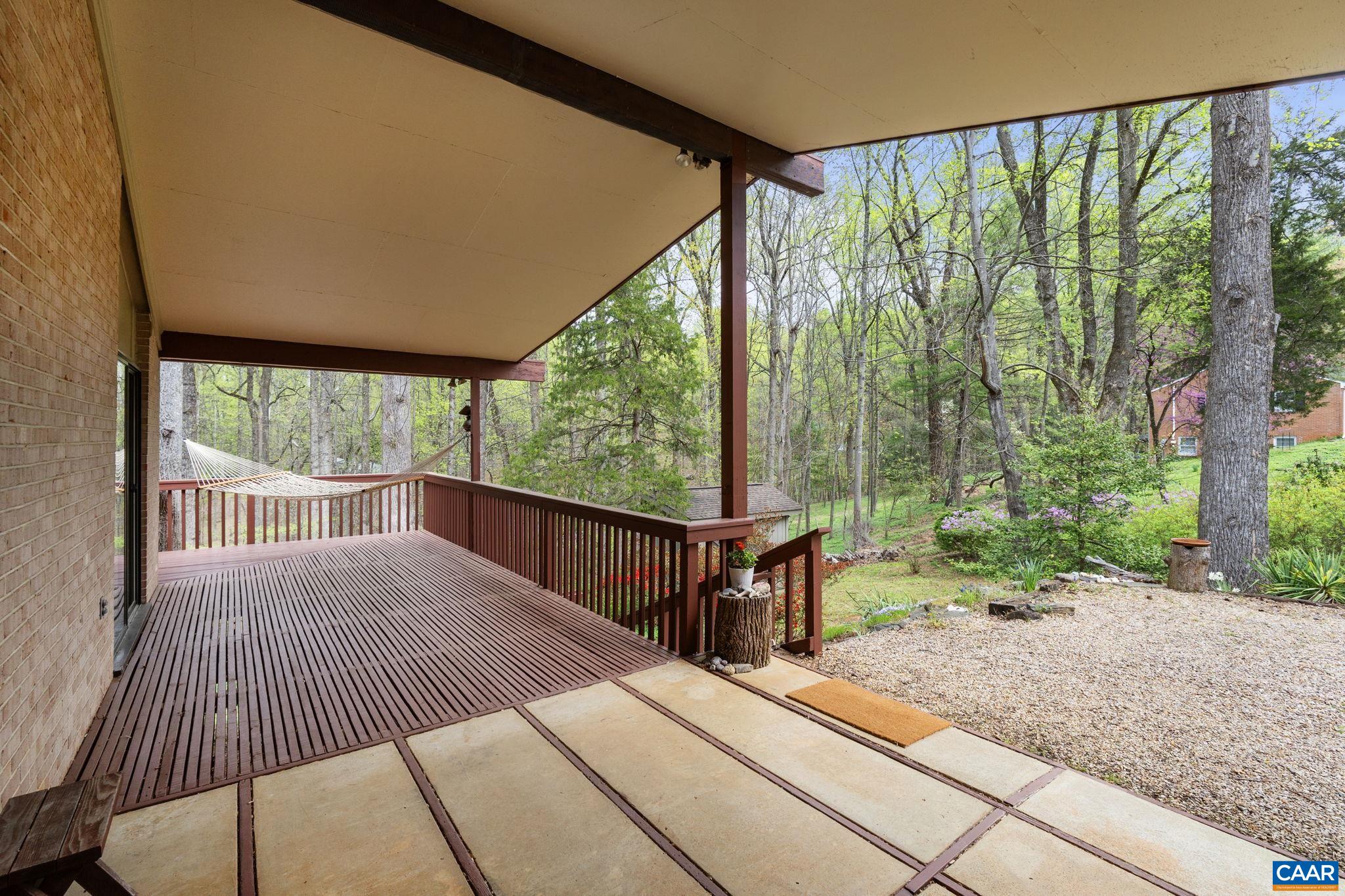 3520 GLENAIRE DR