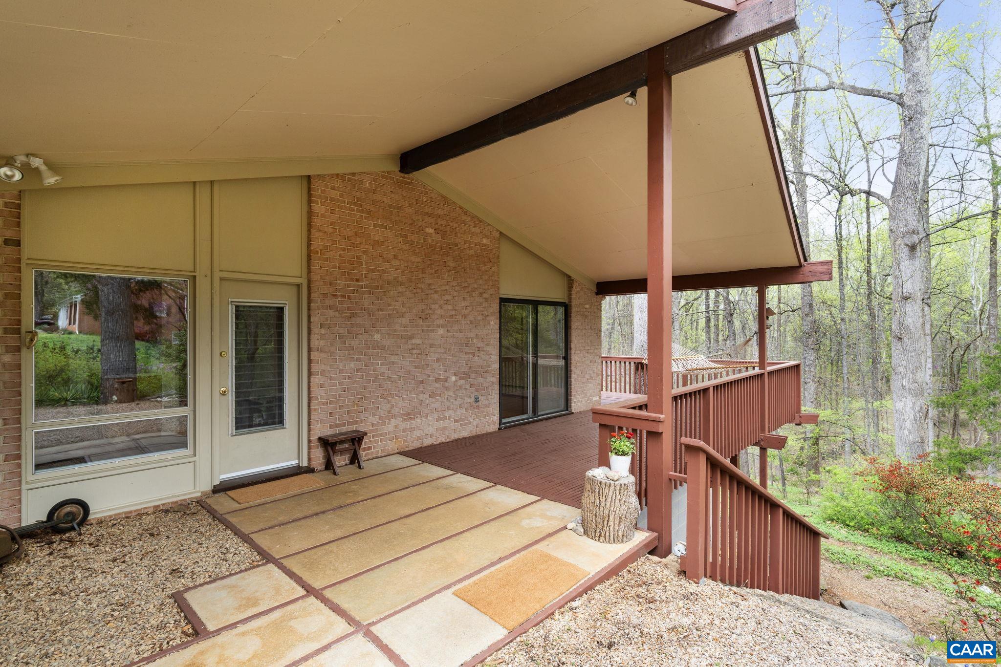 3520 GLENAIRE DR