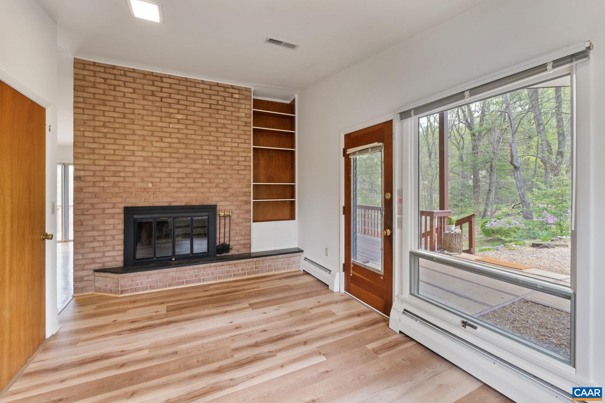 3520 GLENAIRE DR