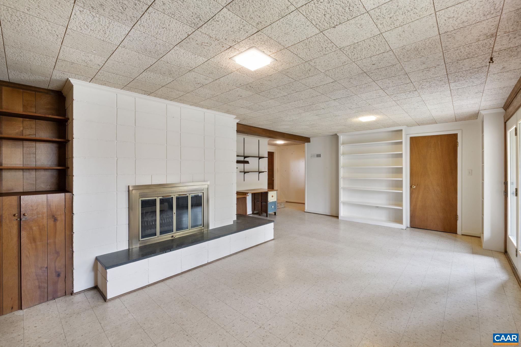 3520 GLENAIRE DR