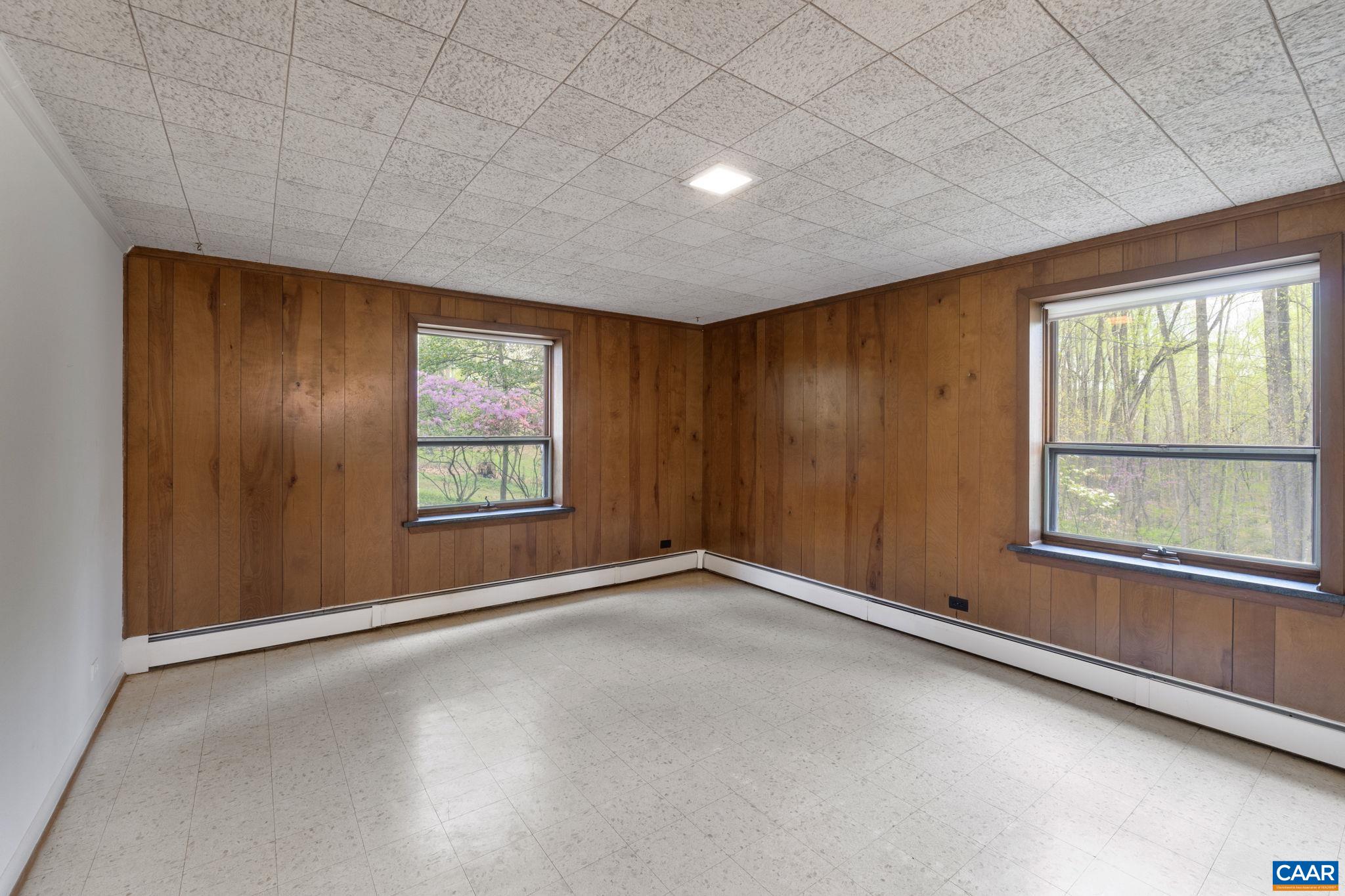3520 GLENAIRE DR