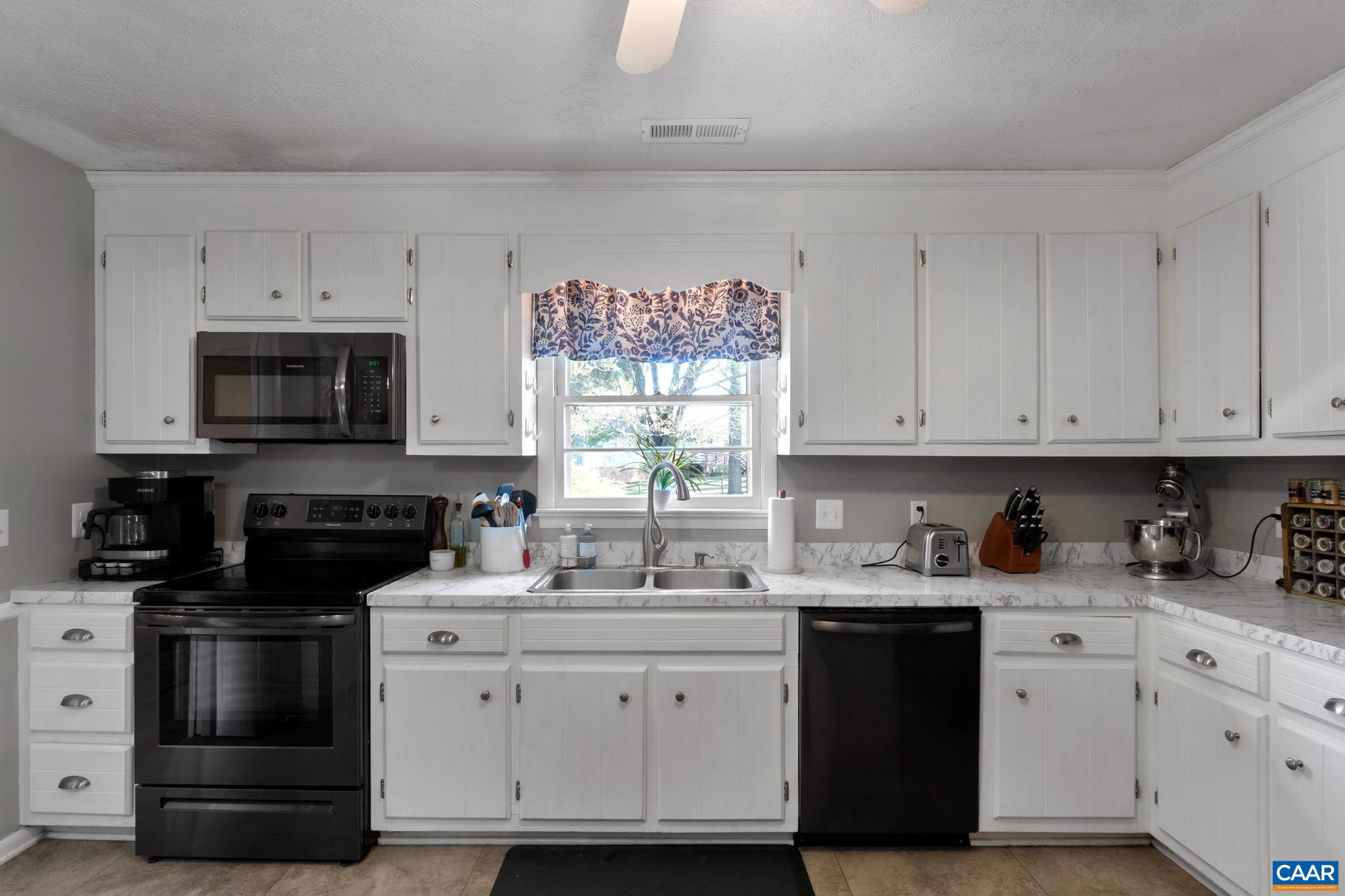 2316 DAVIS RD