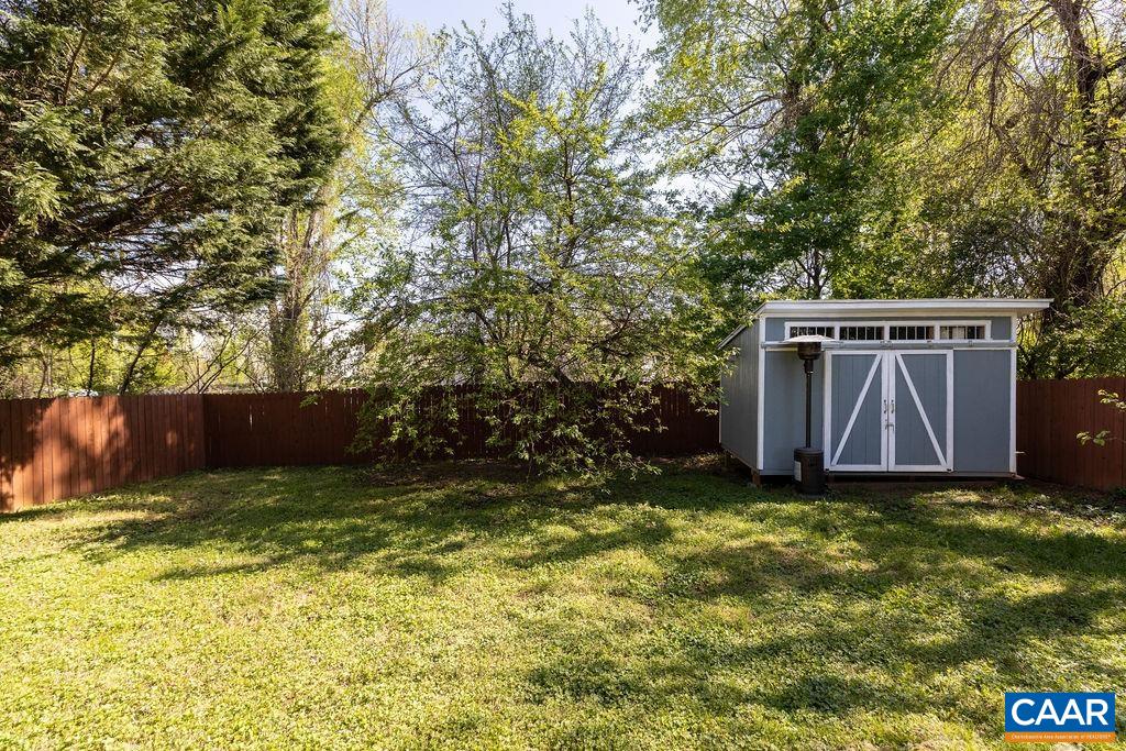 1016 CHERRY AVE