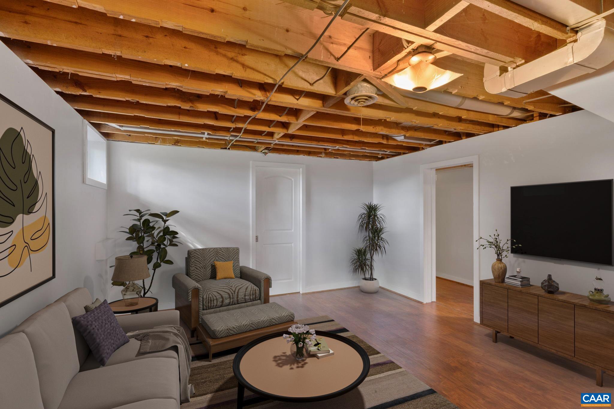 909 SAINT CLAIR AVE