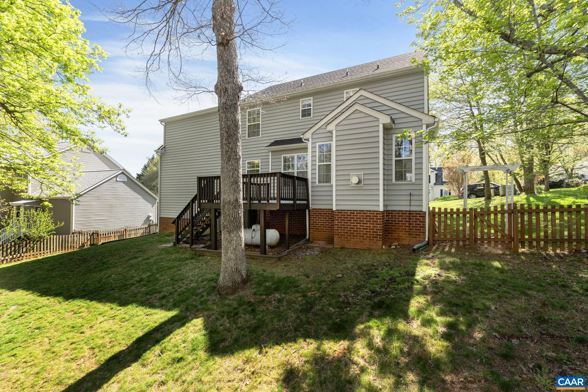 983 LAUREL GLN