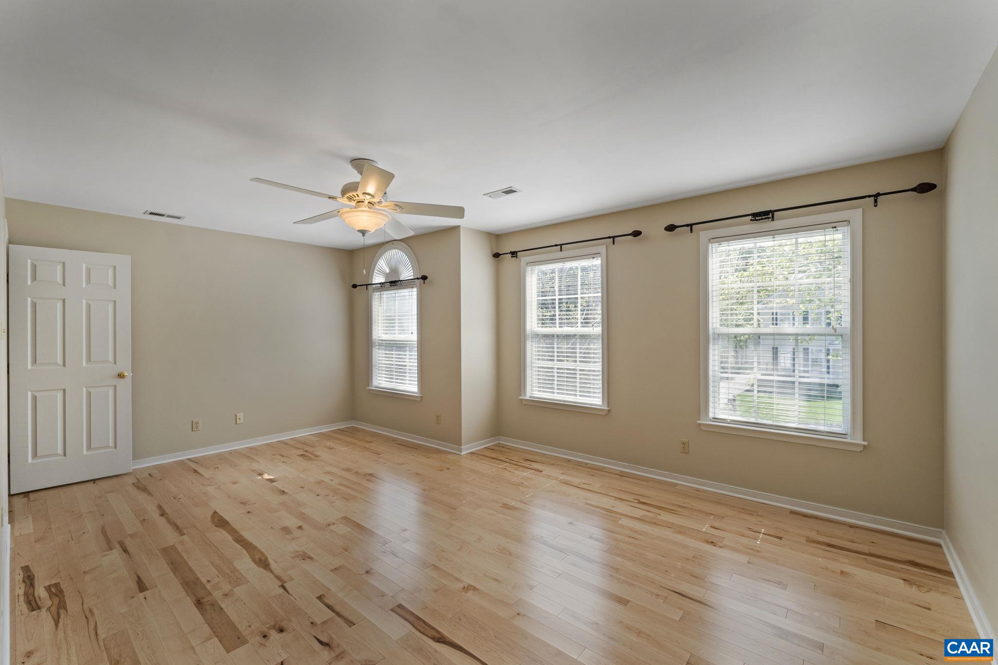 983 LAUREL GLN