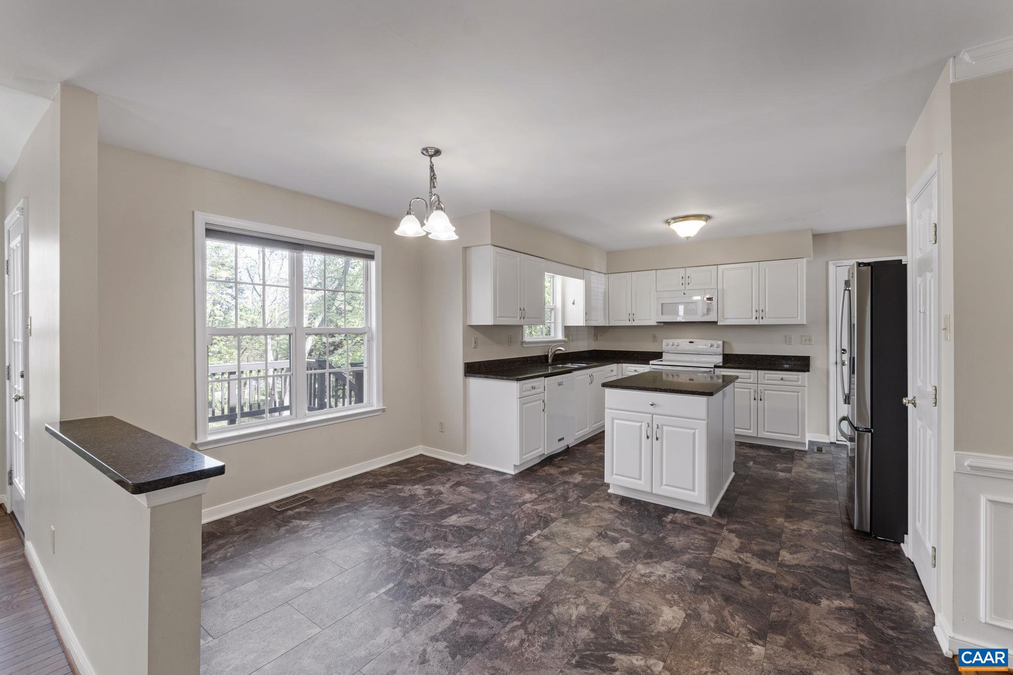983 LAUREL GLN