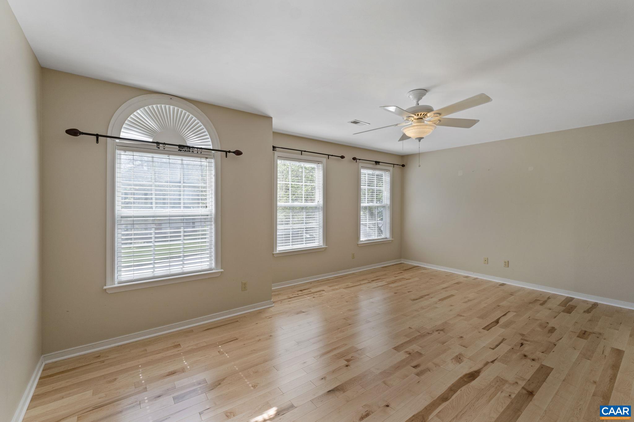983 LAUREL GLN