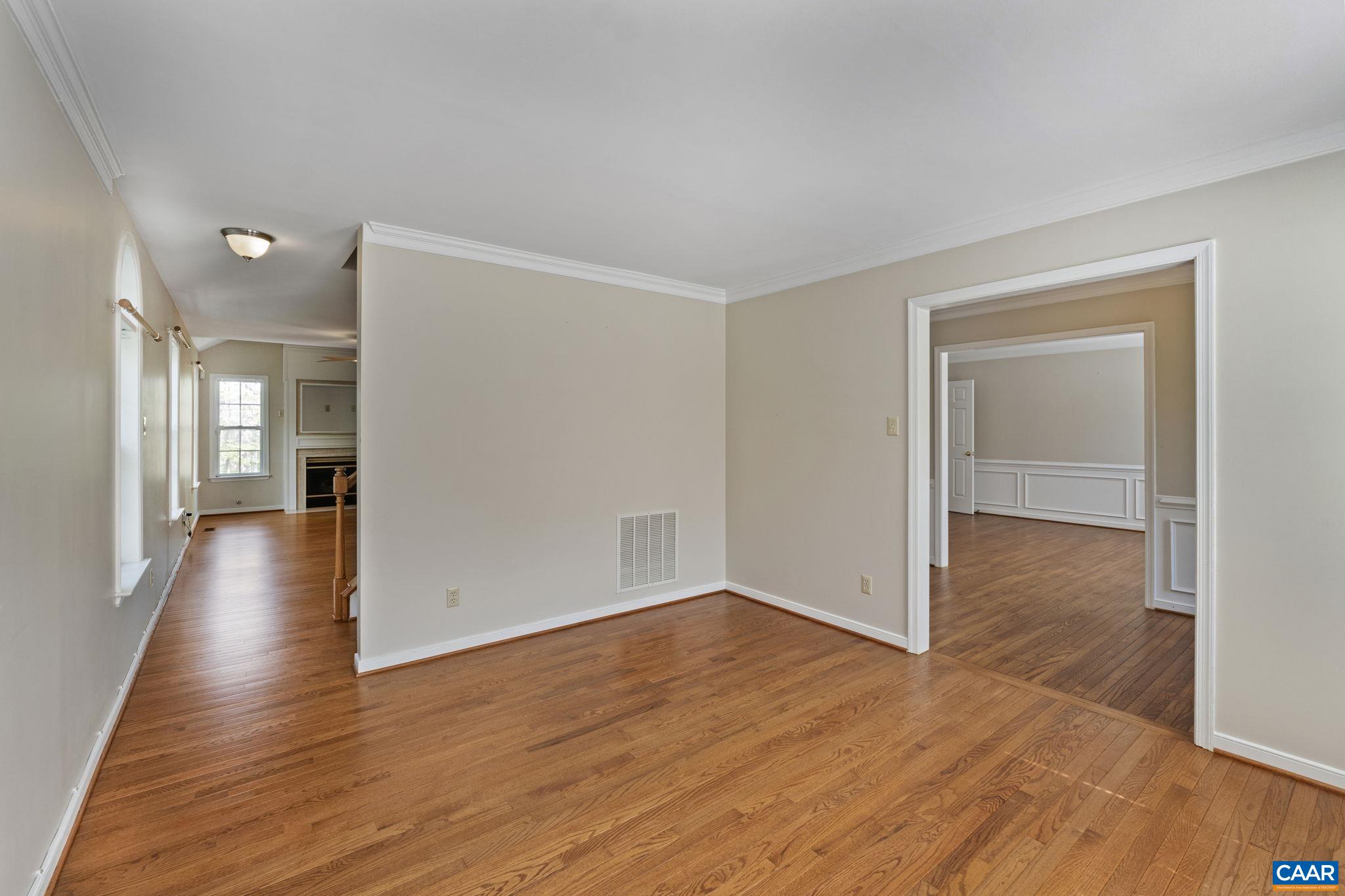 983 LAUREL GLN