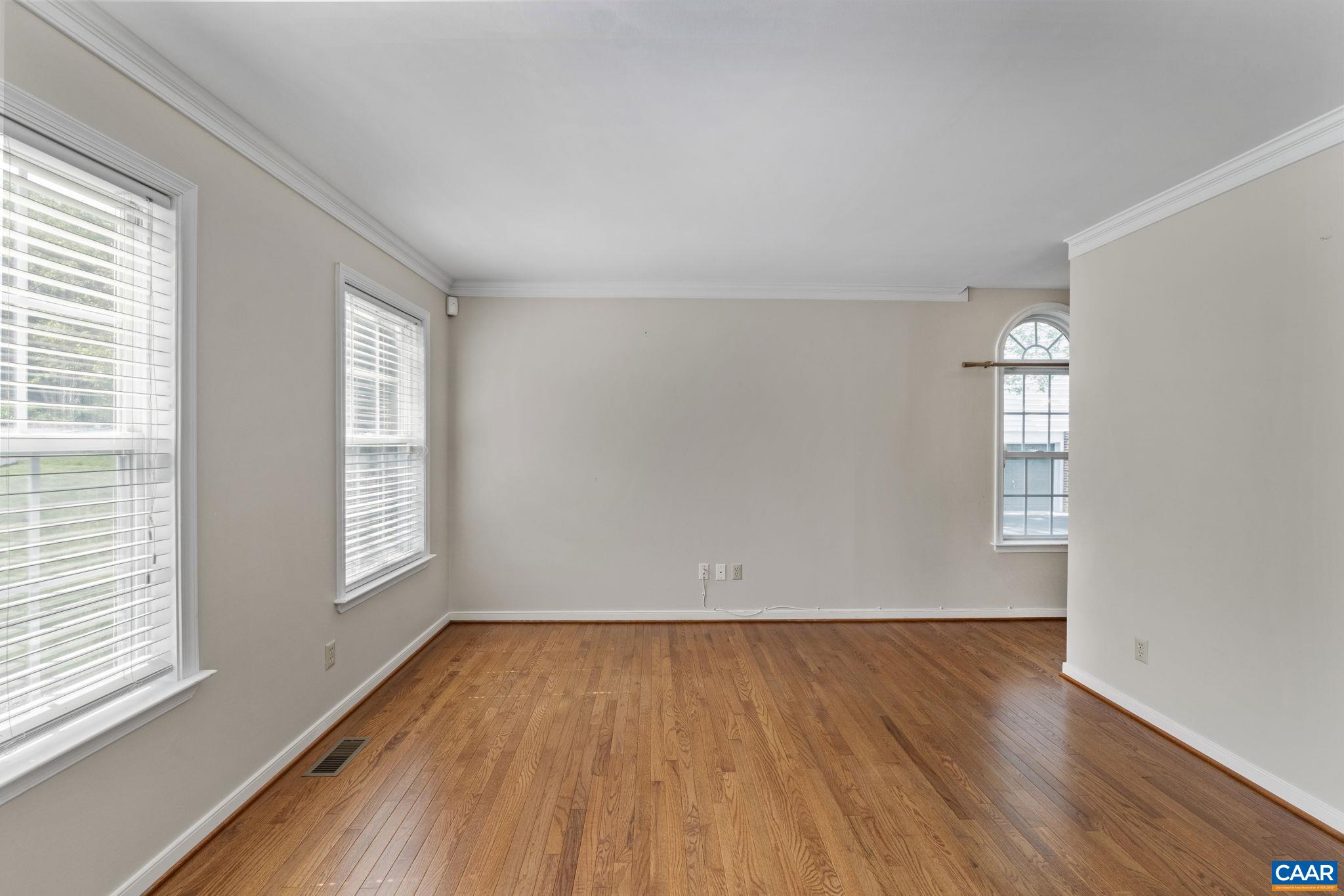 983 LAUREL GLN