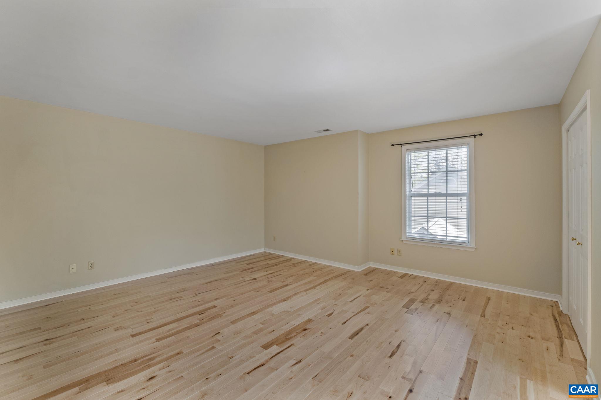 983 LAUREL GLN