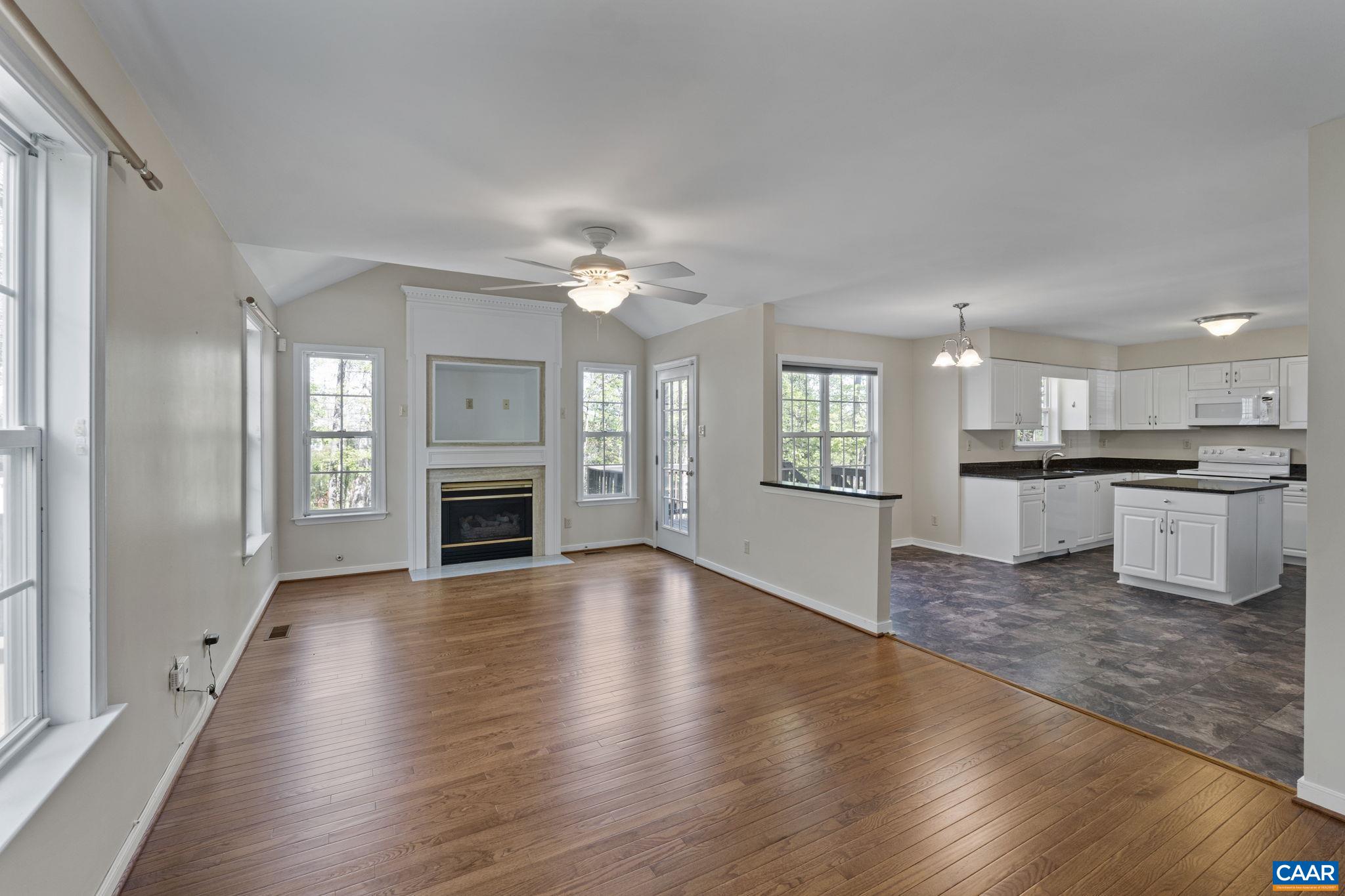 983 LAUREL GLN