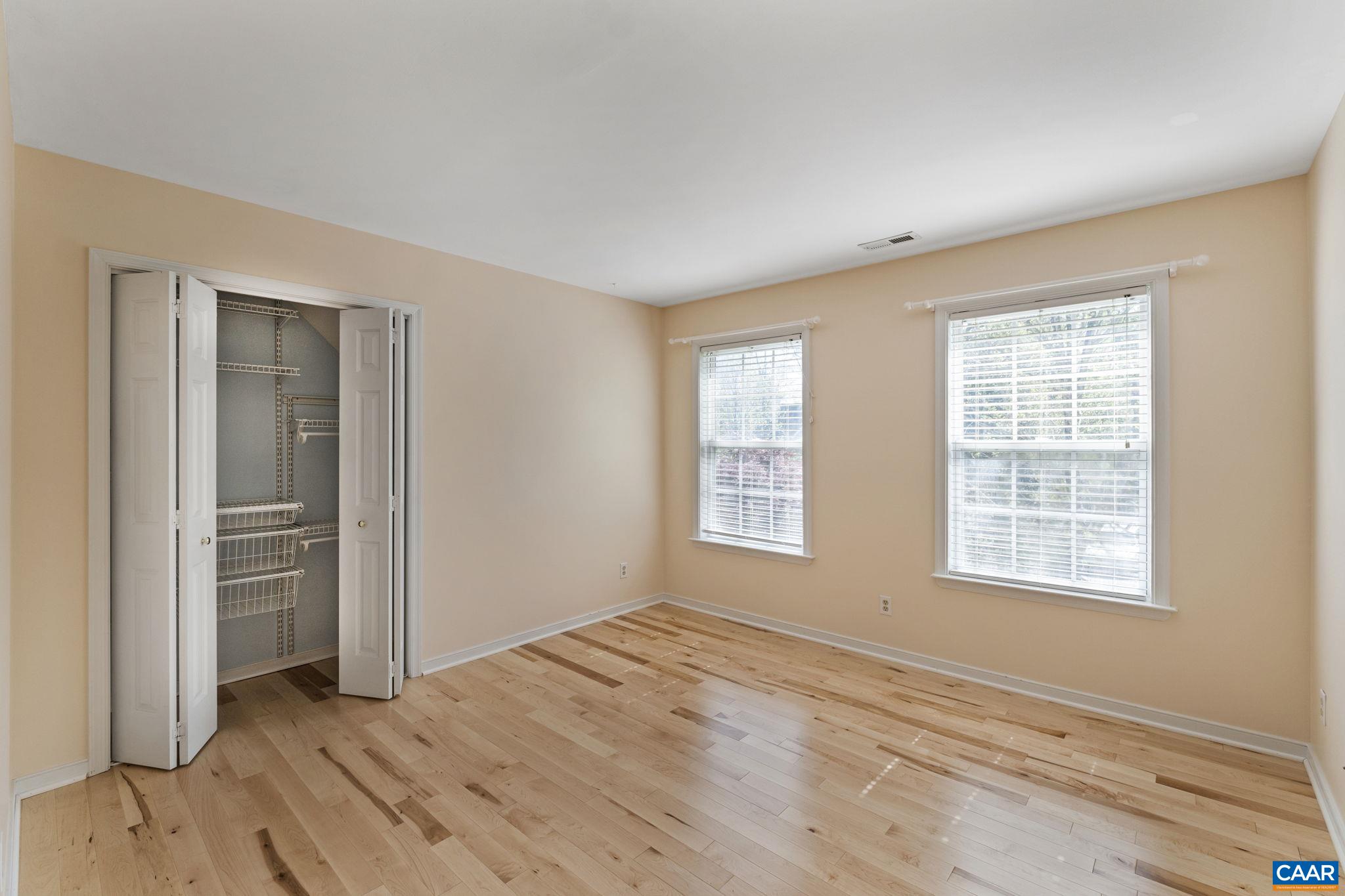 983 LAUREL GLN