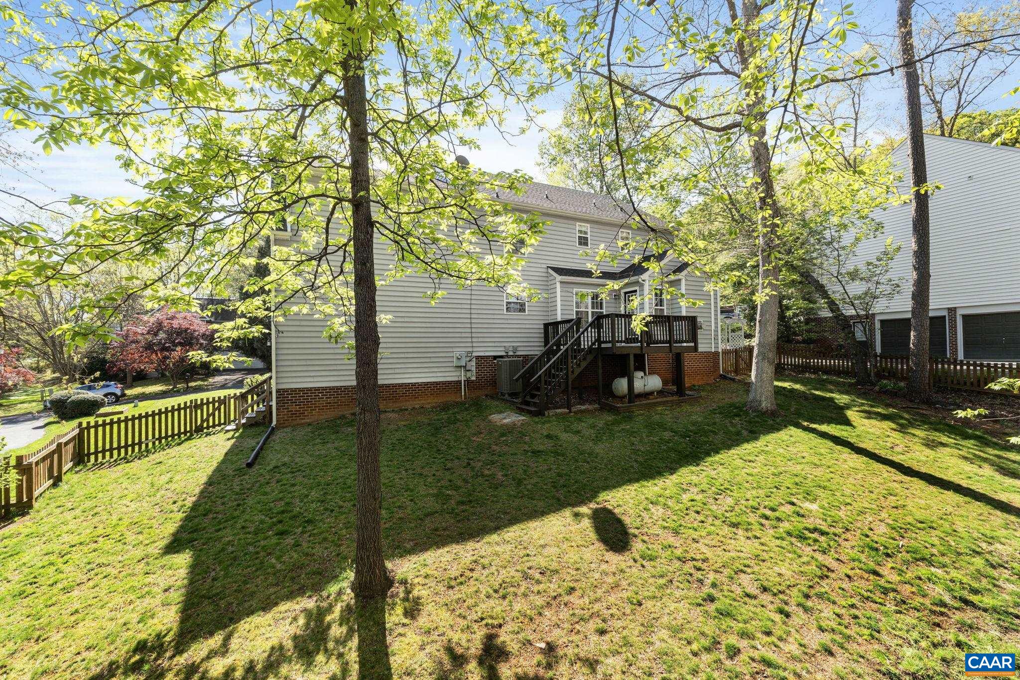 983 LAUREL GLN