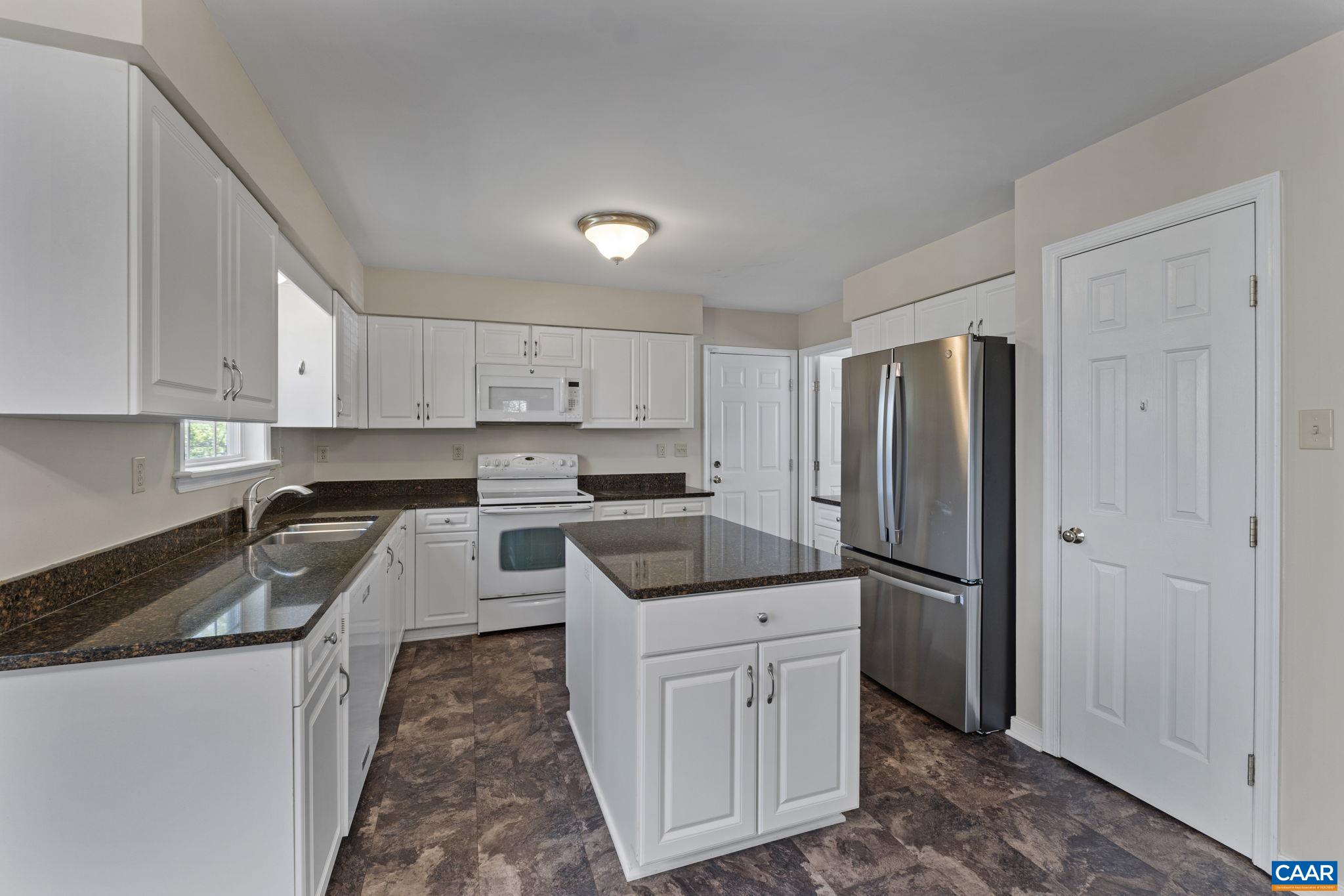 983 LAUREL GLN