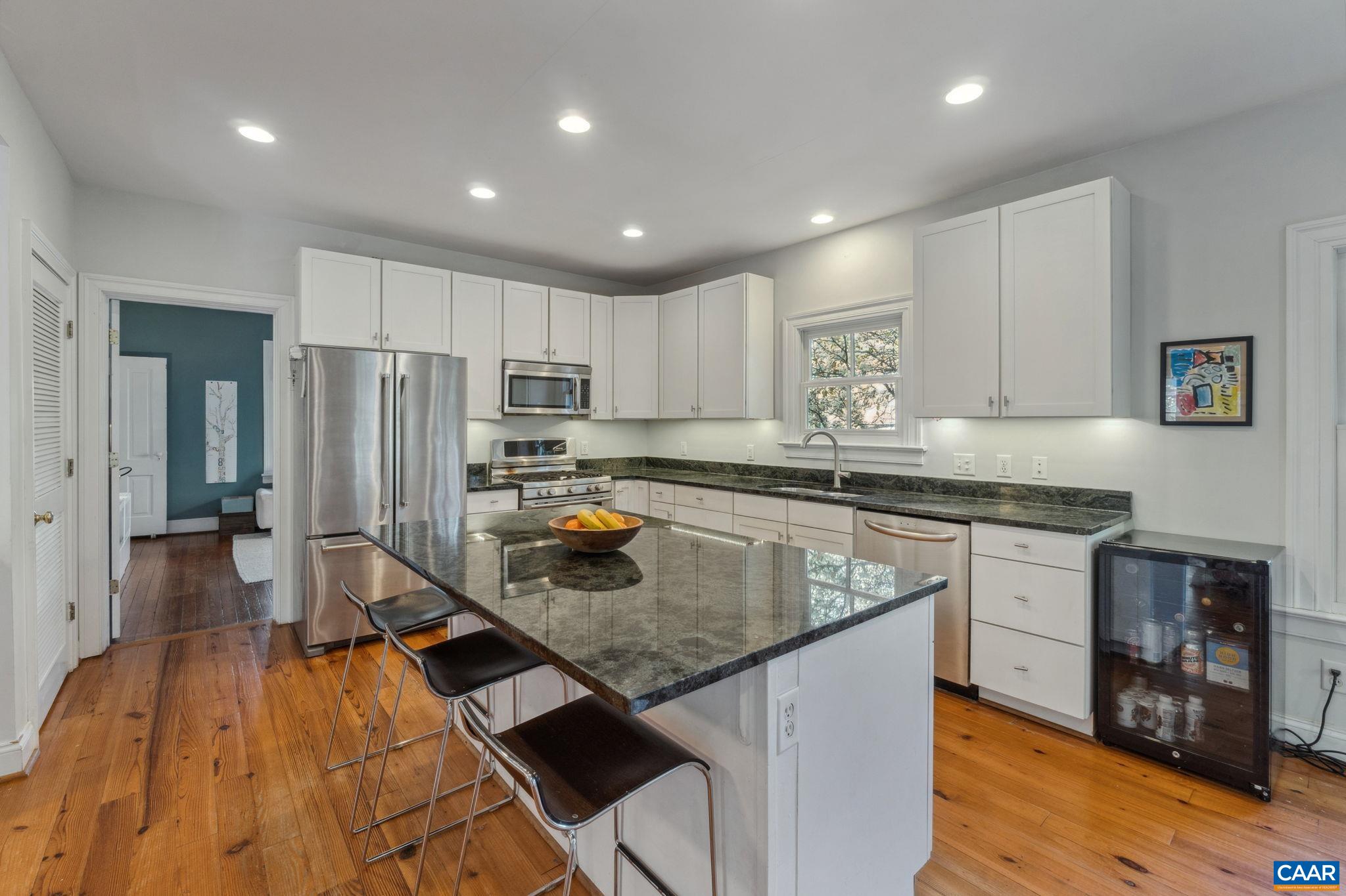 502 LEXINGTON AVE
