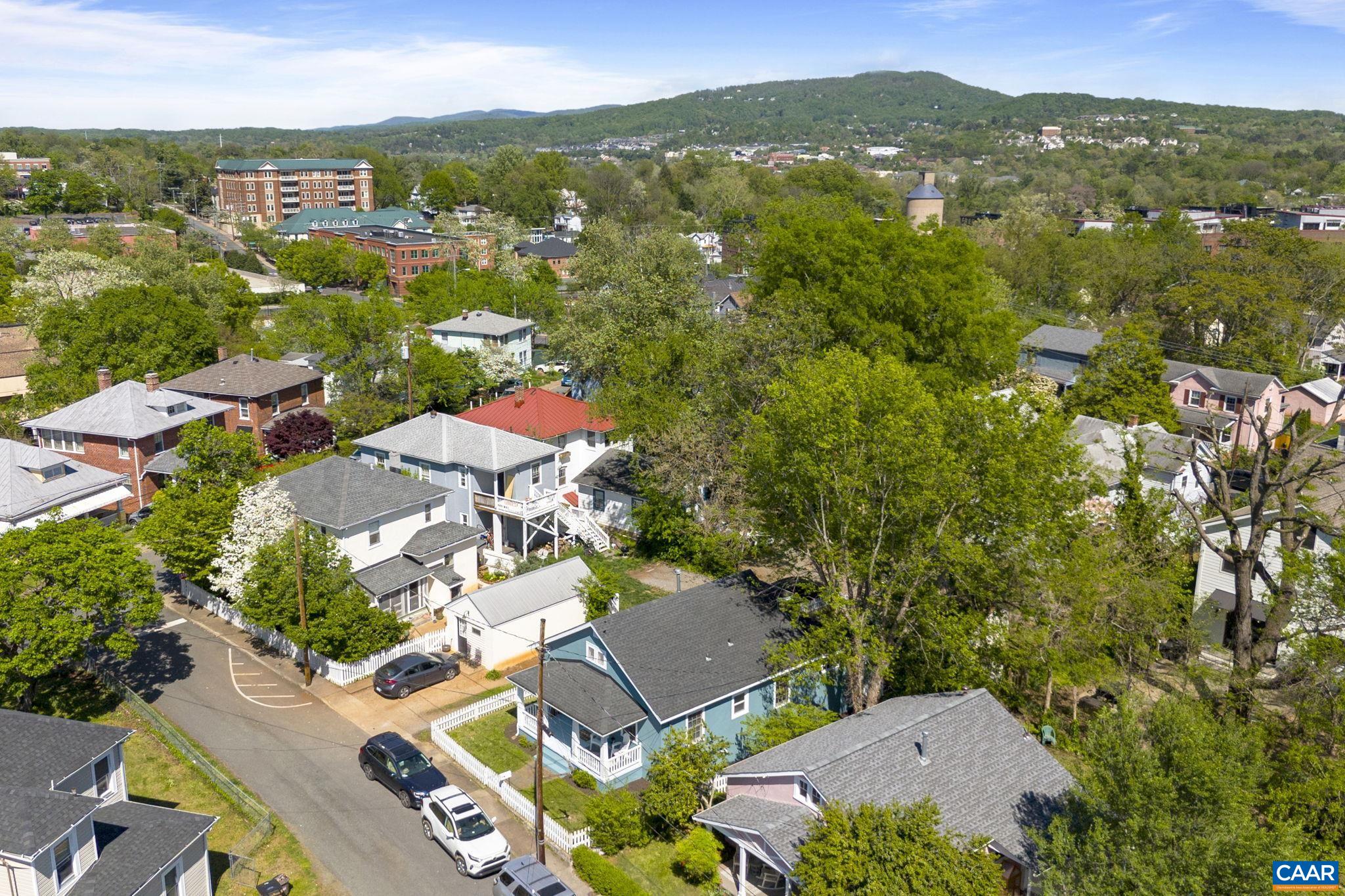 208 LITTLE GRAVES ST