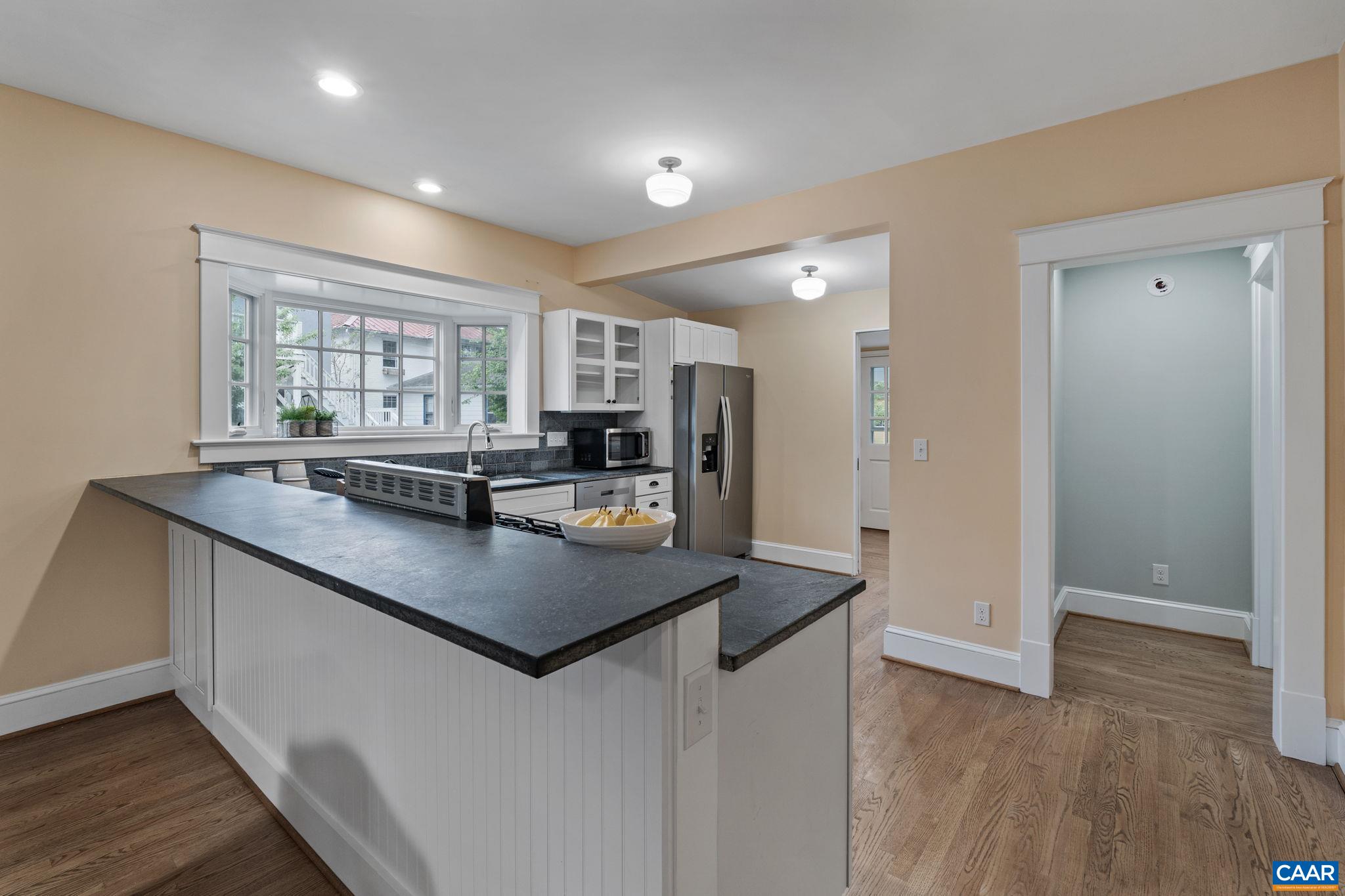 208 LITTLE GRAVES ST