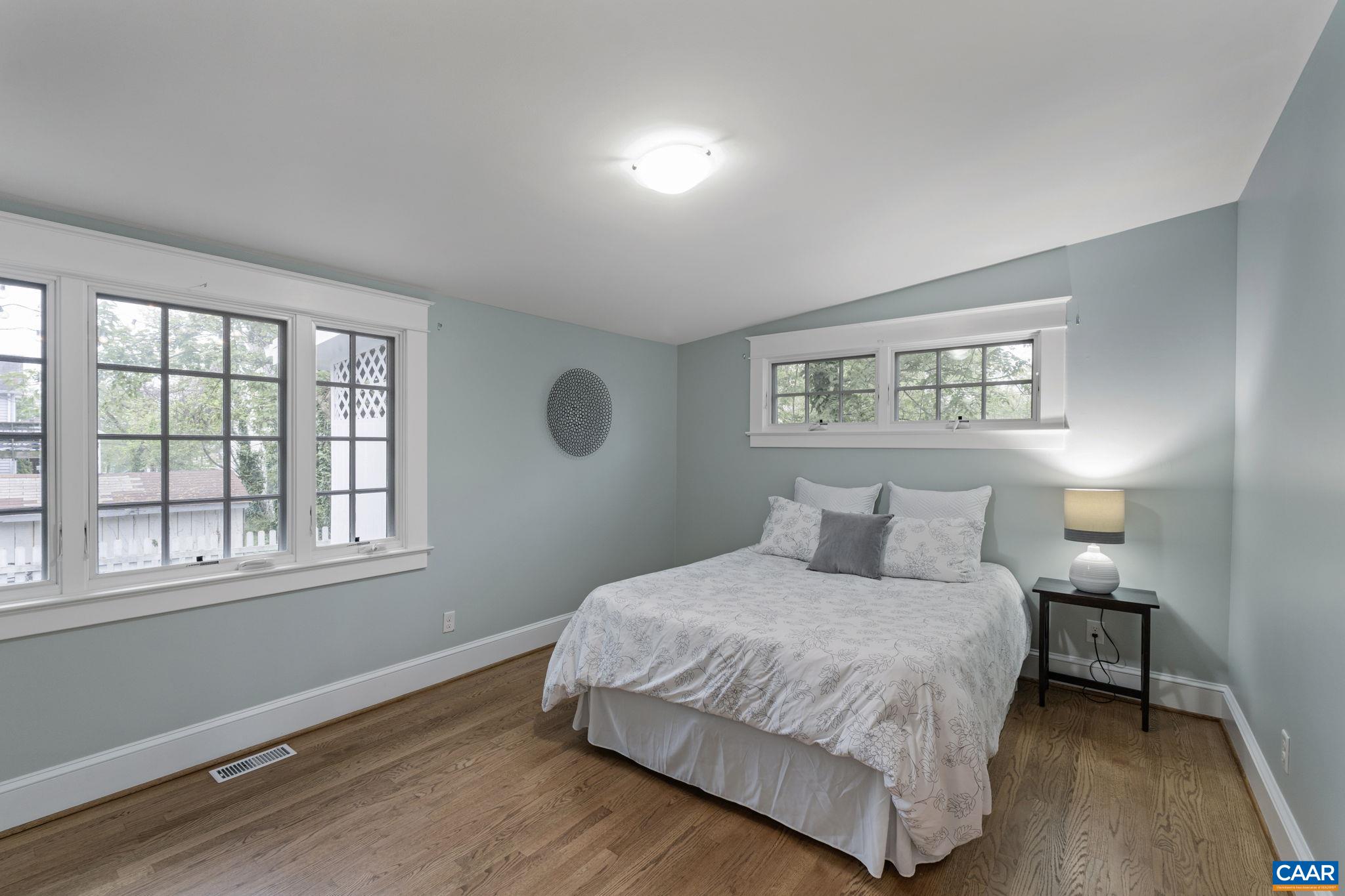 208 LITTLE GRAVES ST