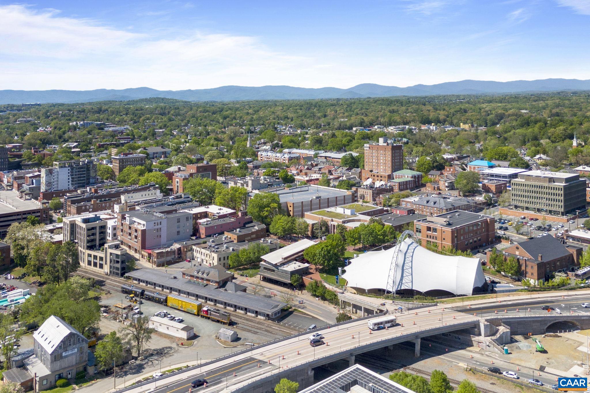 208 LITTLE GRAVES ST