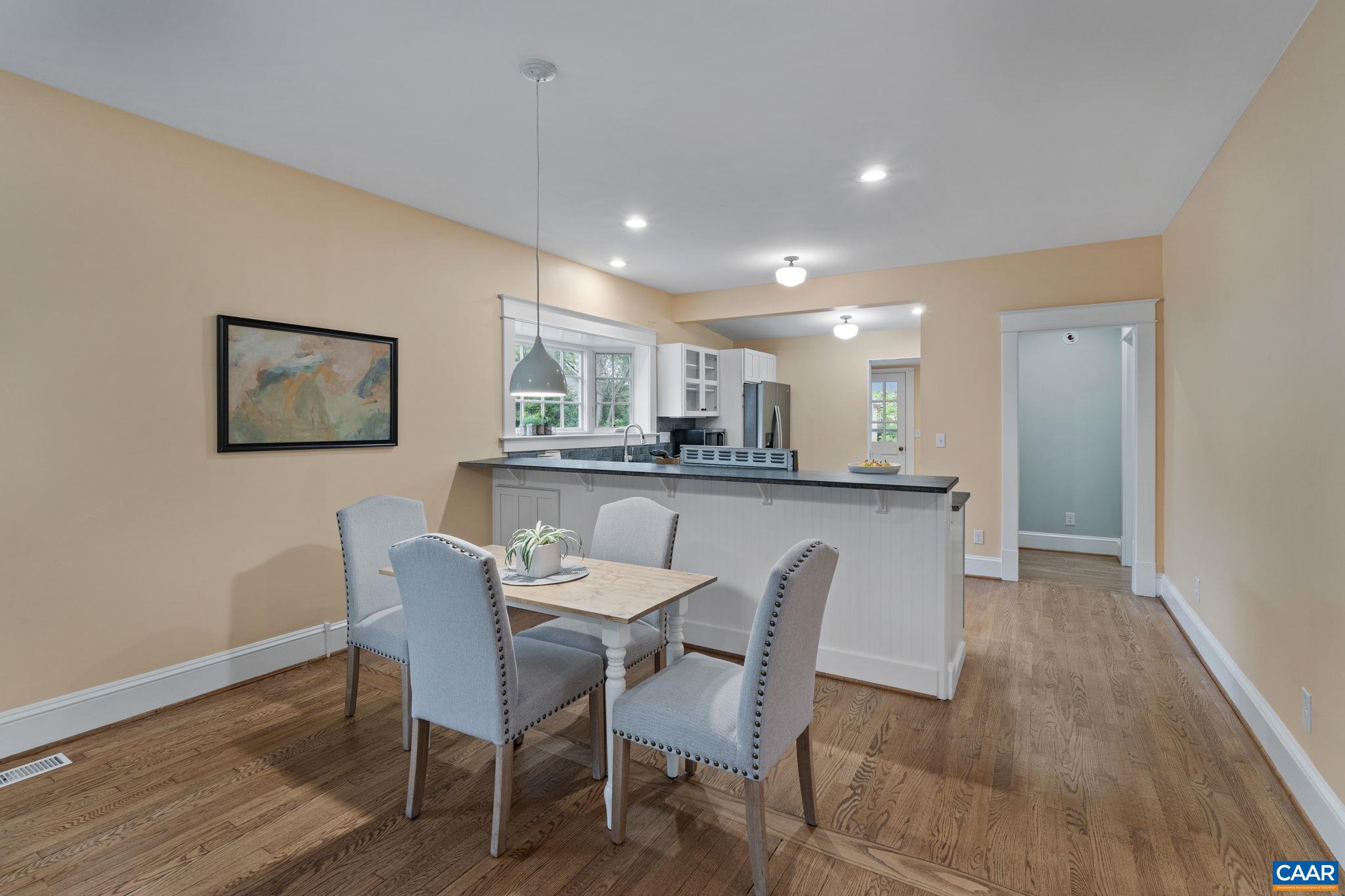 208 LITTLE GRAVES ST