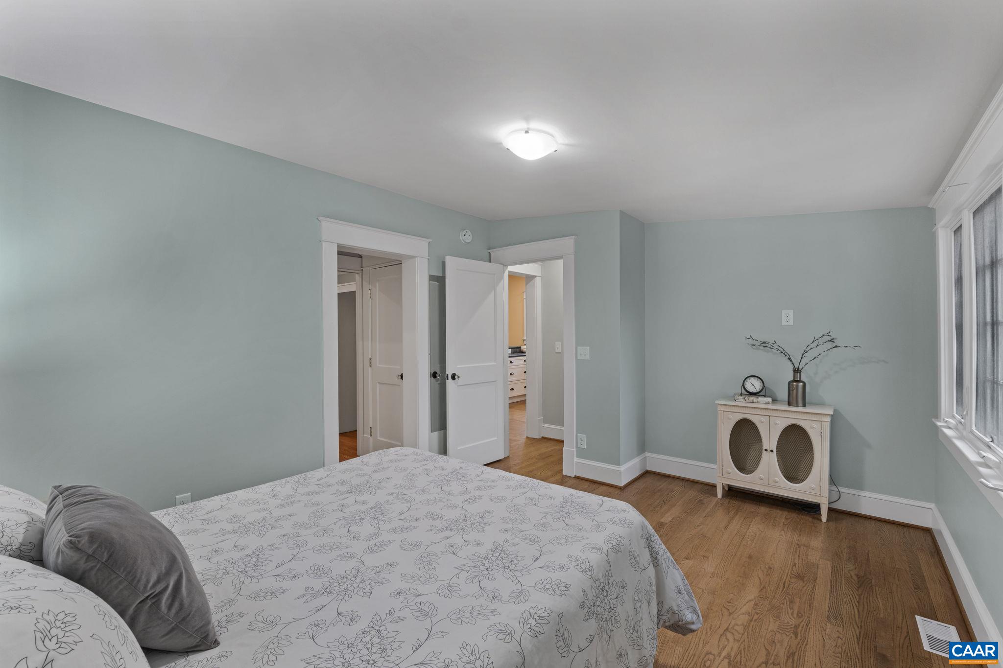 208 LITTLE GRAVES ST