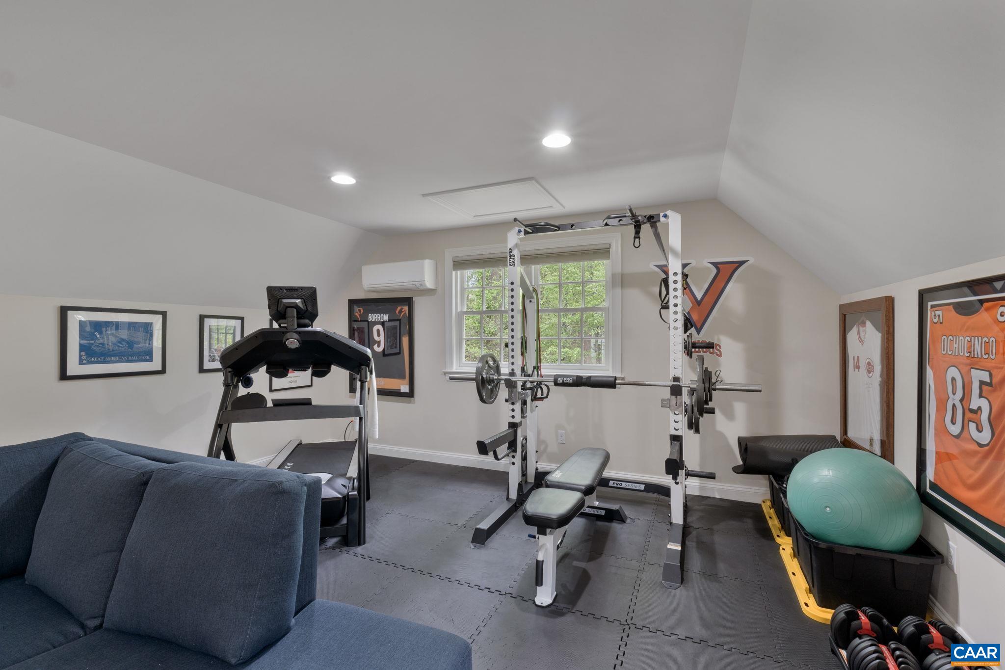 888 TANGLEWOOD RD