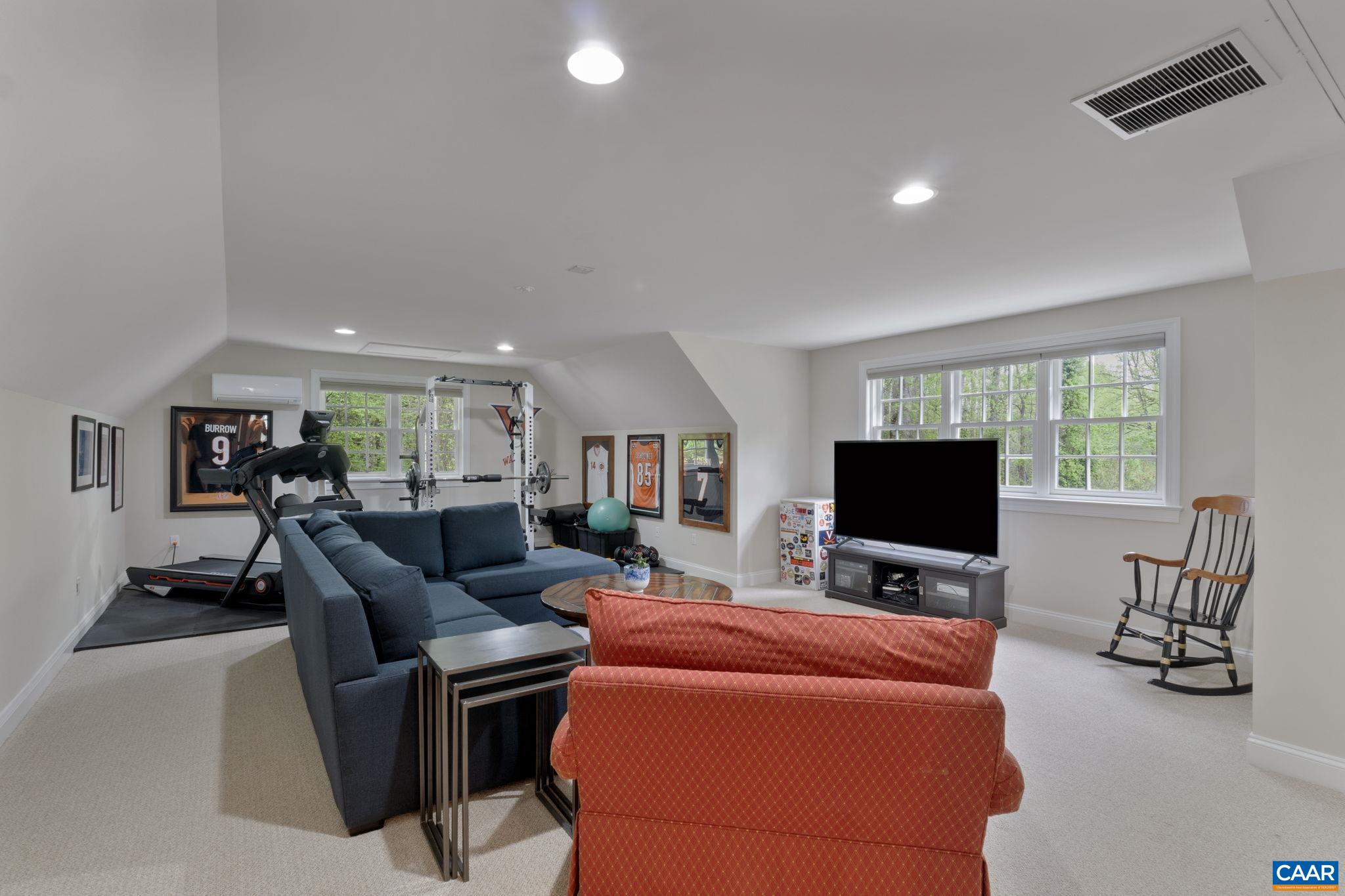 888 TANGLEWOOD RD