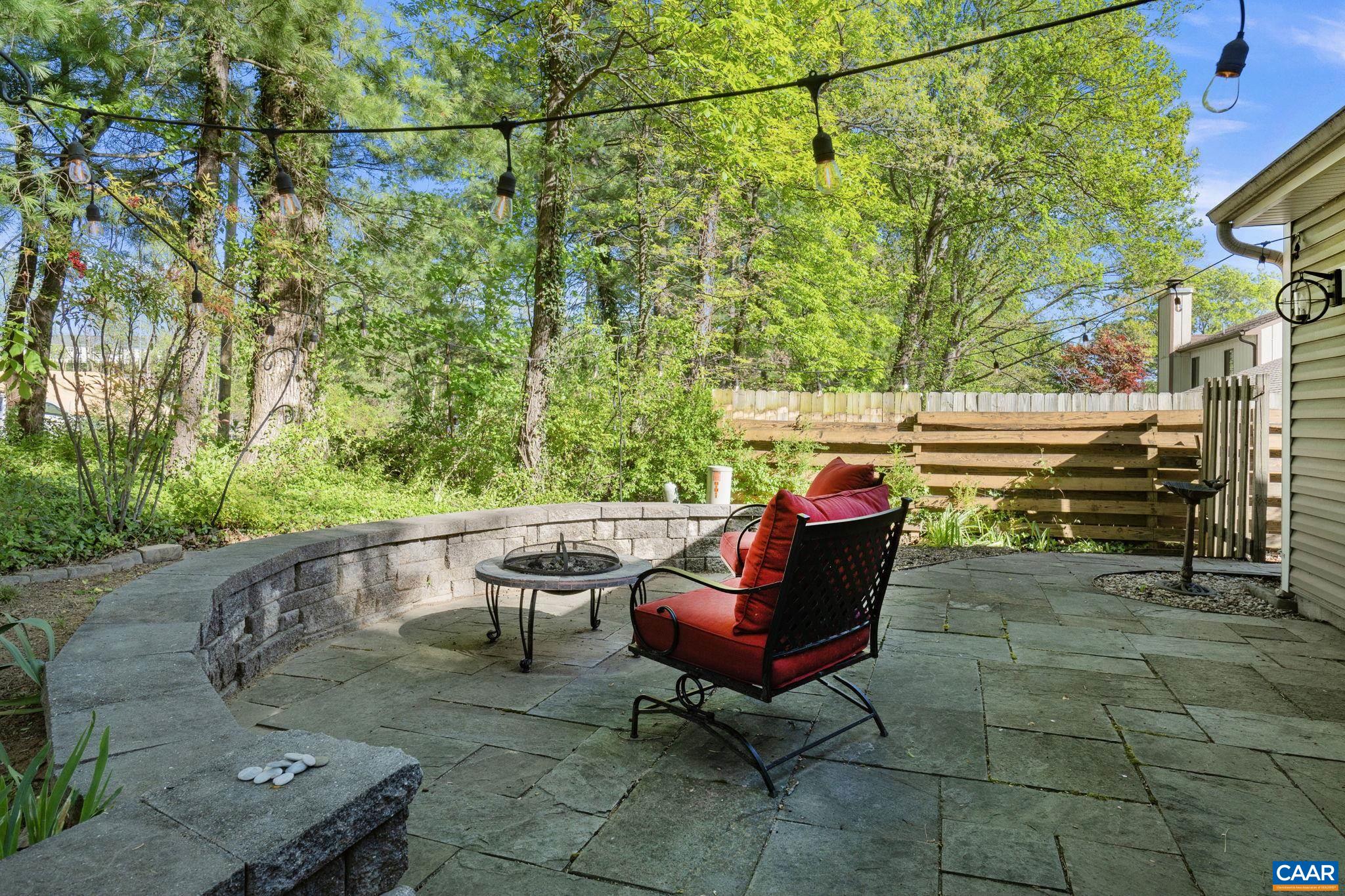 1495 LAKE FOREST DR