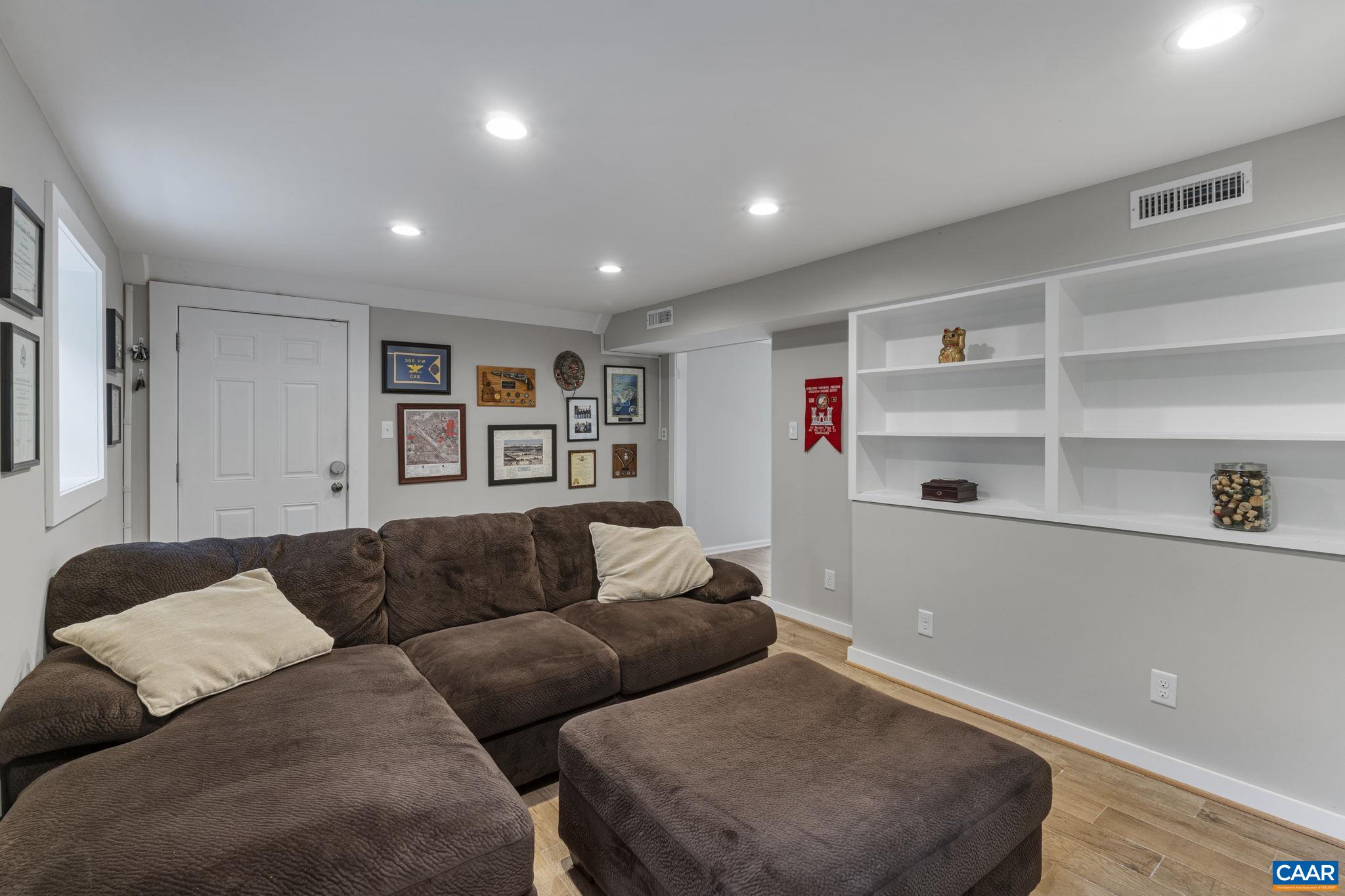 500 DEBENHAM CT