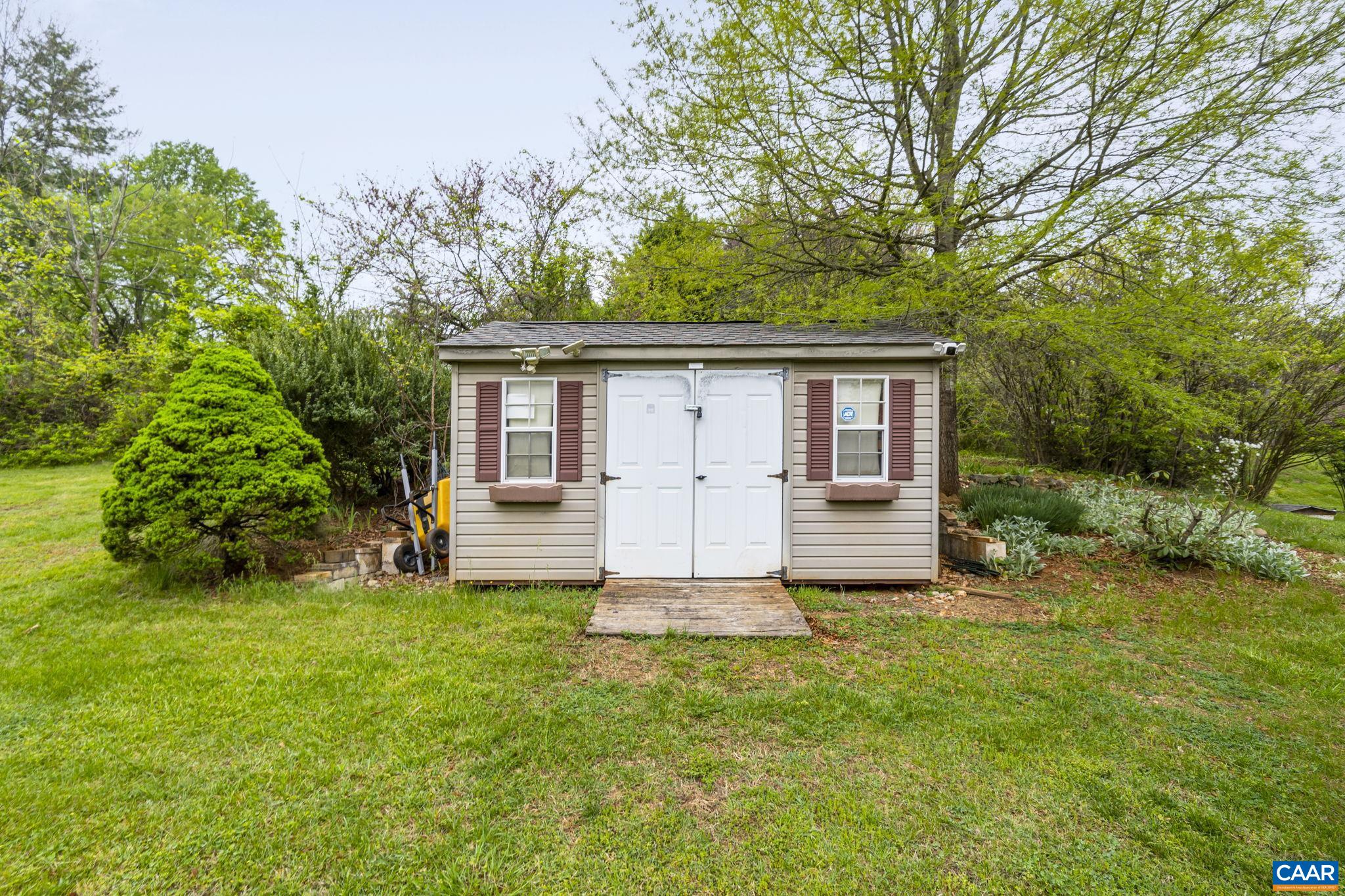500 DEBENHAM CT