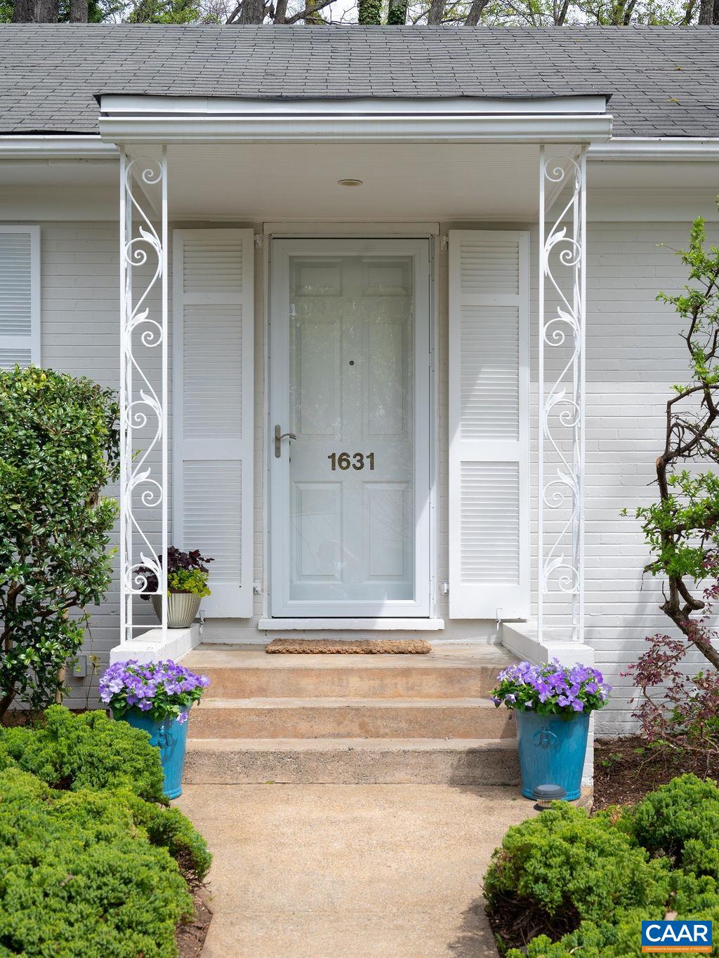 1631 BRUCE AVE