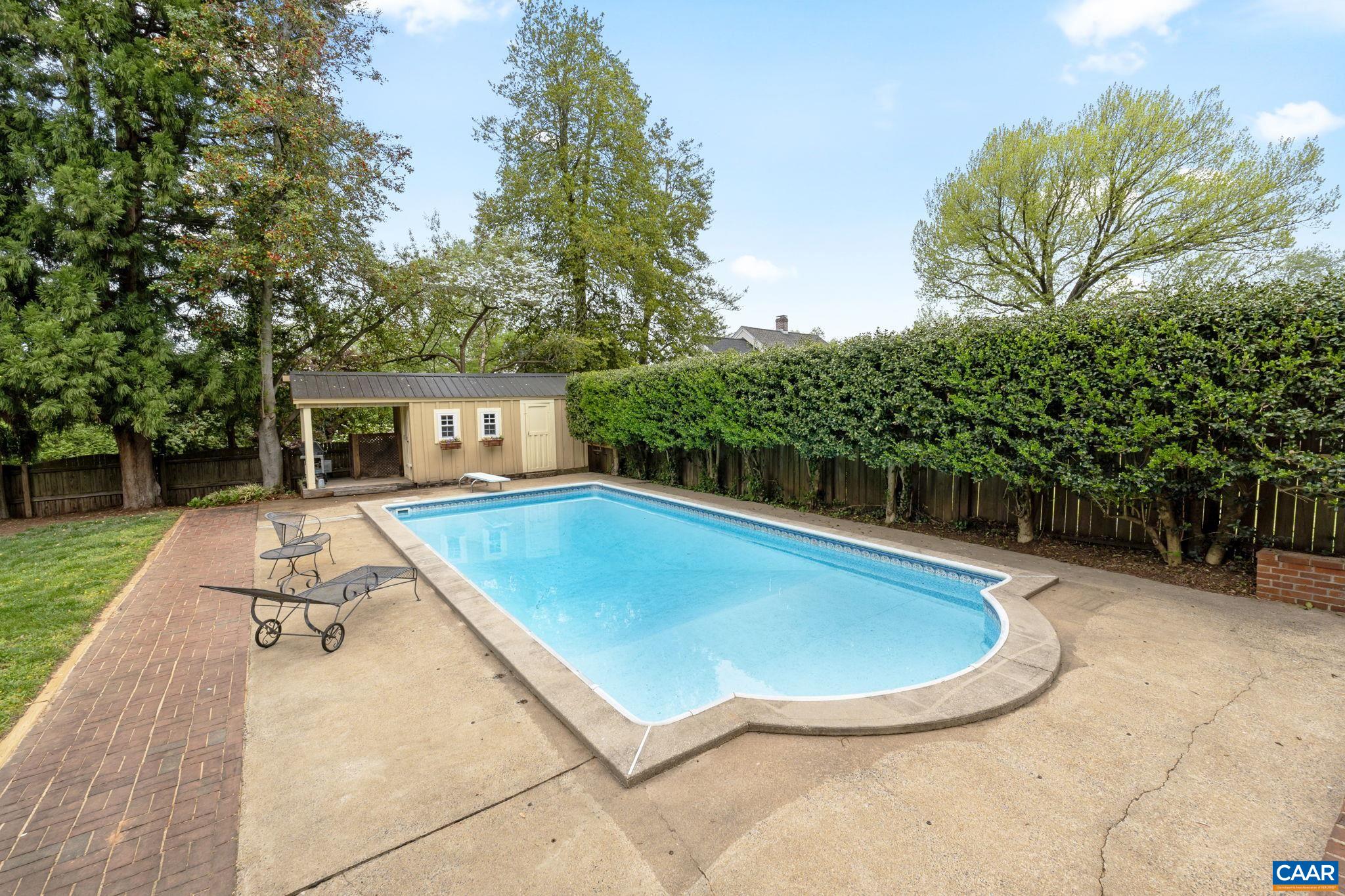 702 EVERGREEN AVE