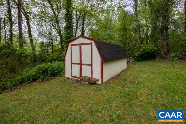 506 WOOD DR