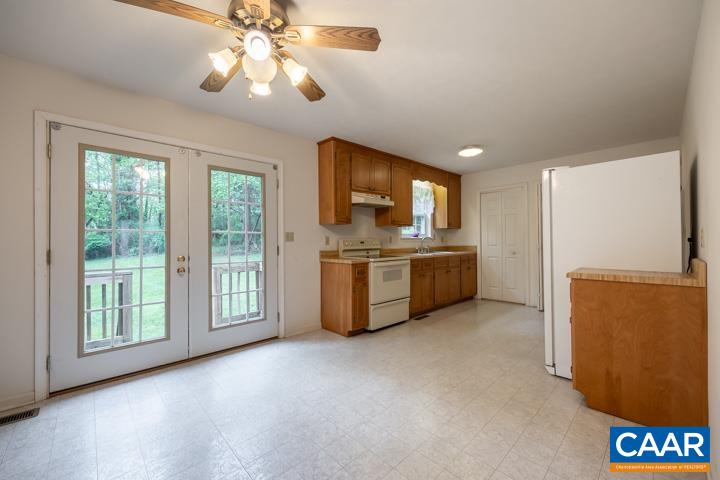 506 WOOD DR