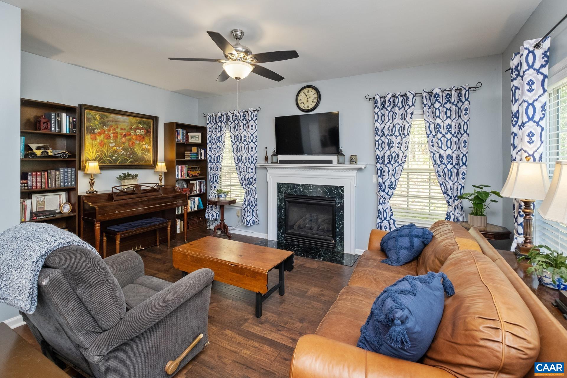 253 COTTONWOOD DR