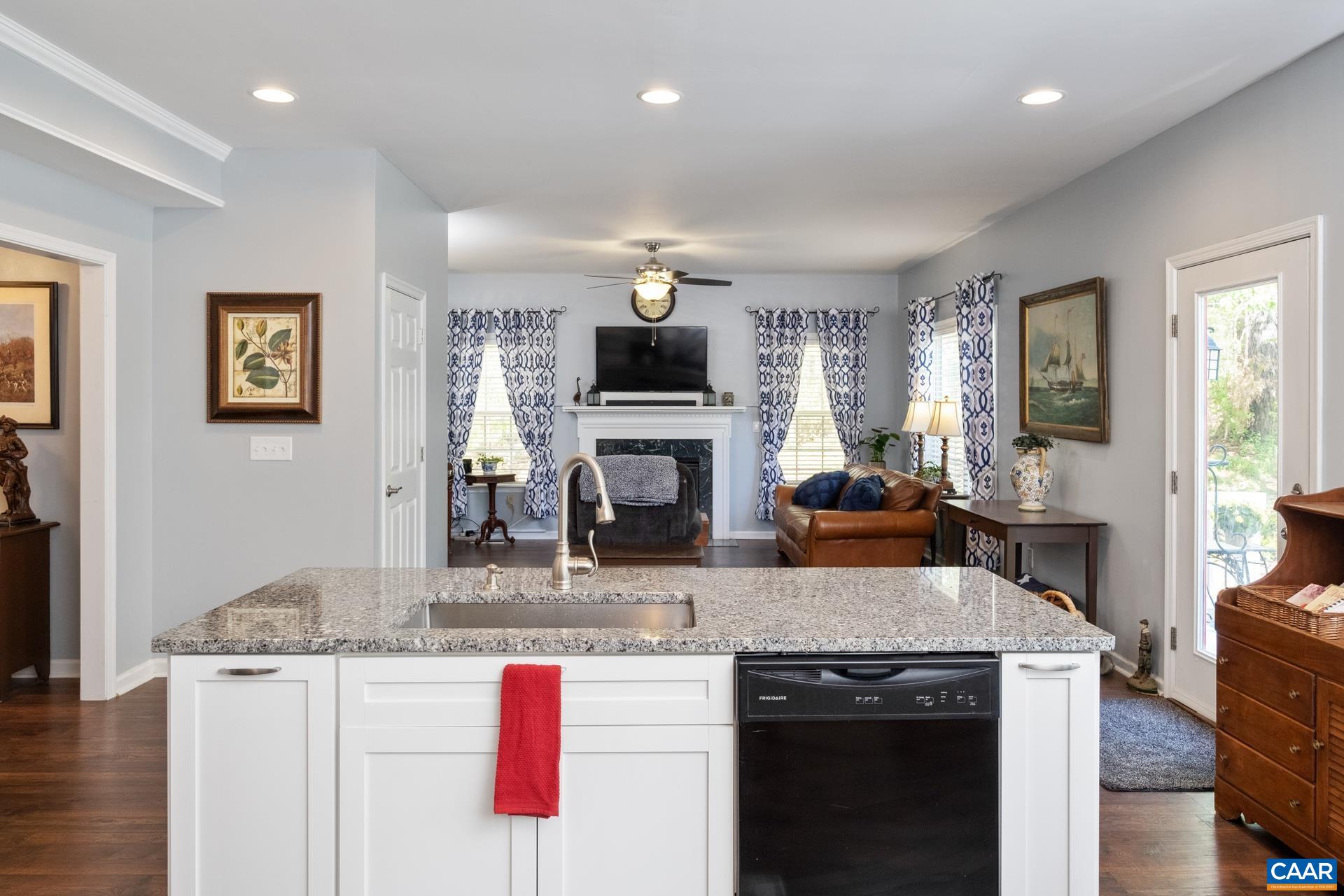 253 COTTONWOOD DR