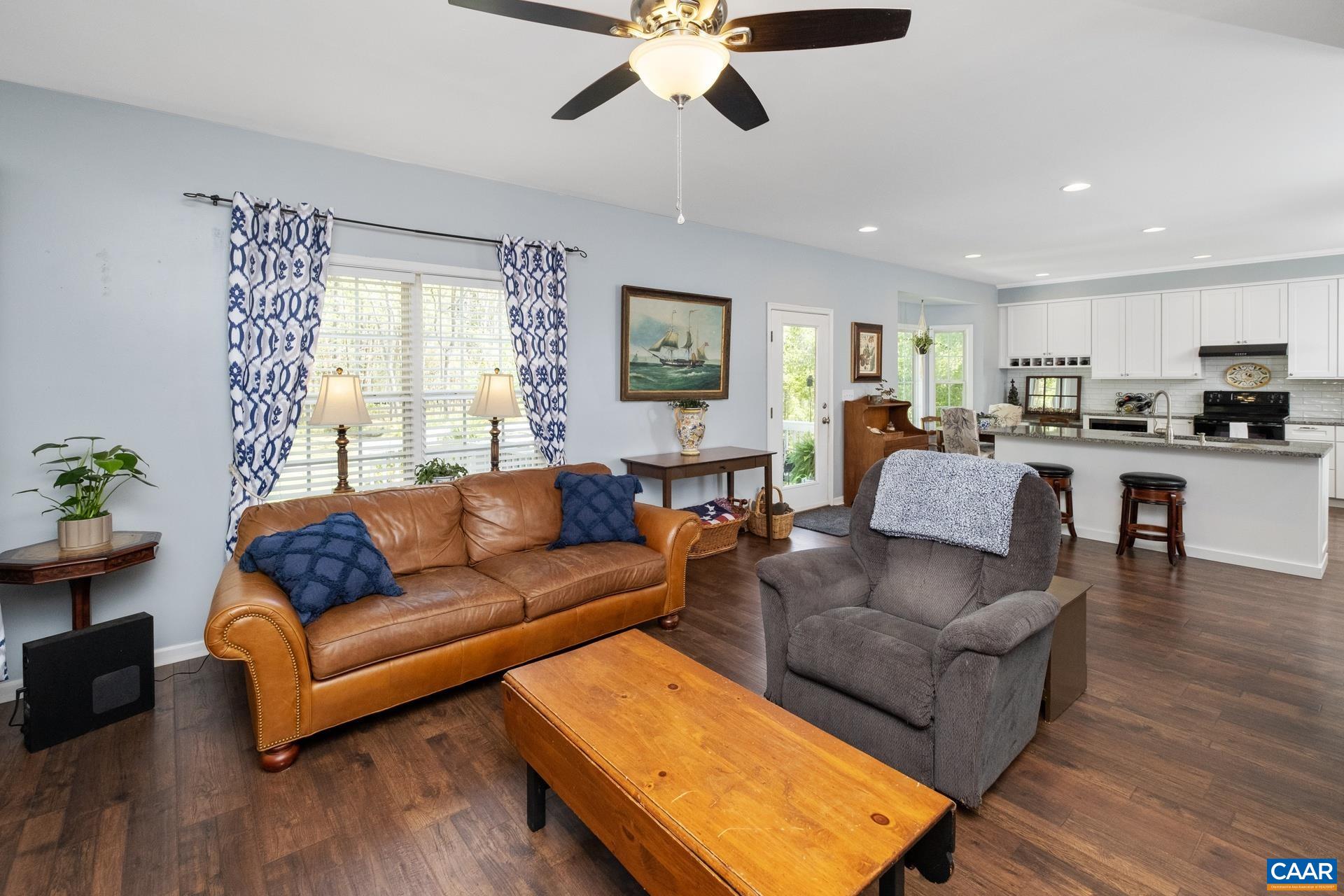253 COTTONWOOD DR