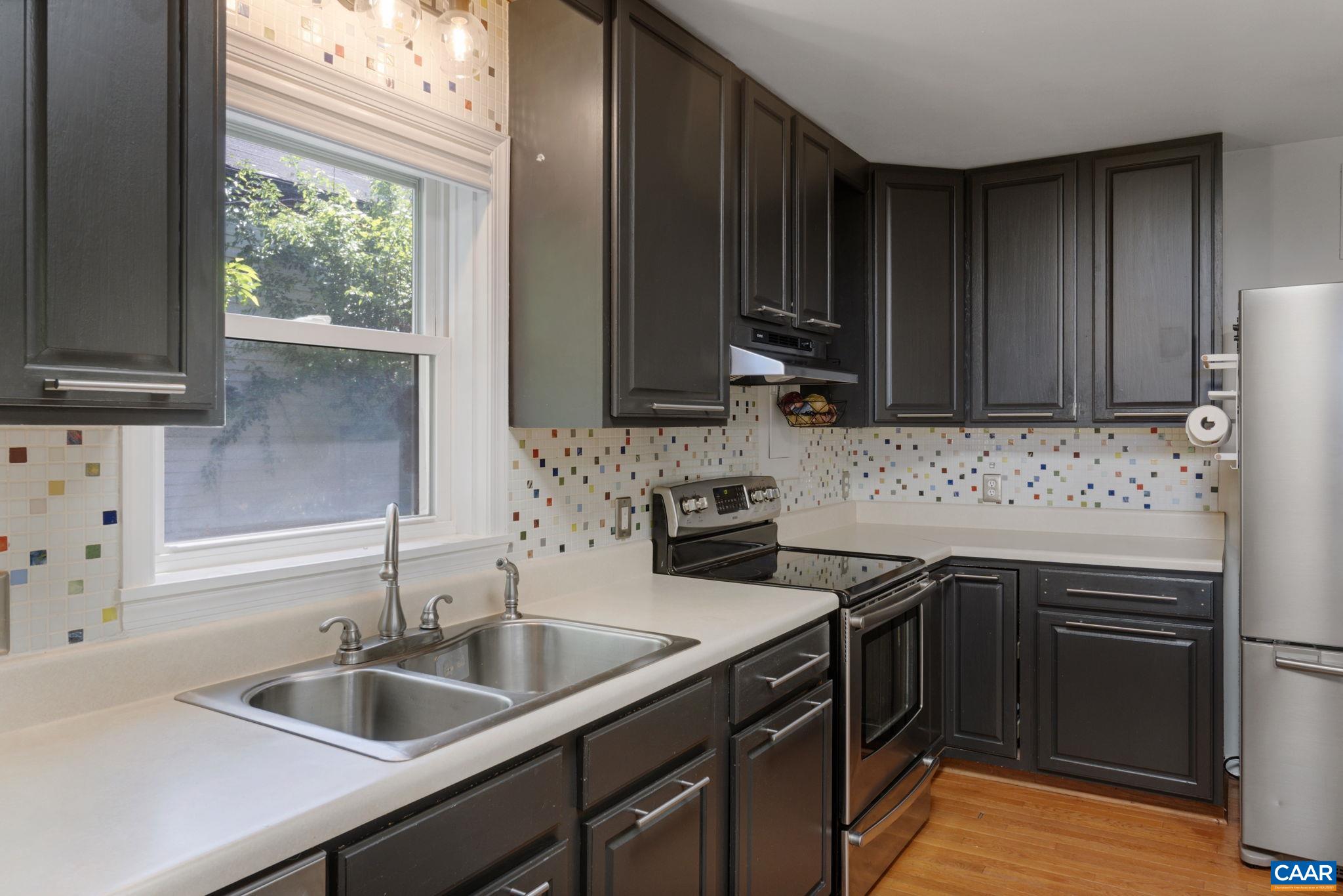 823 BLENHEIM AVE