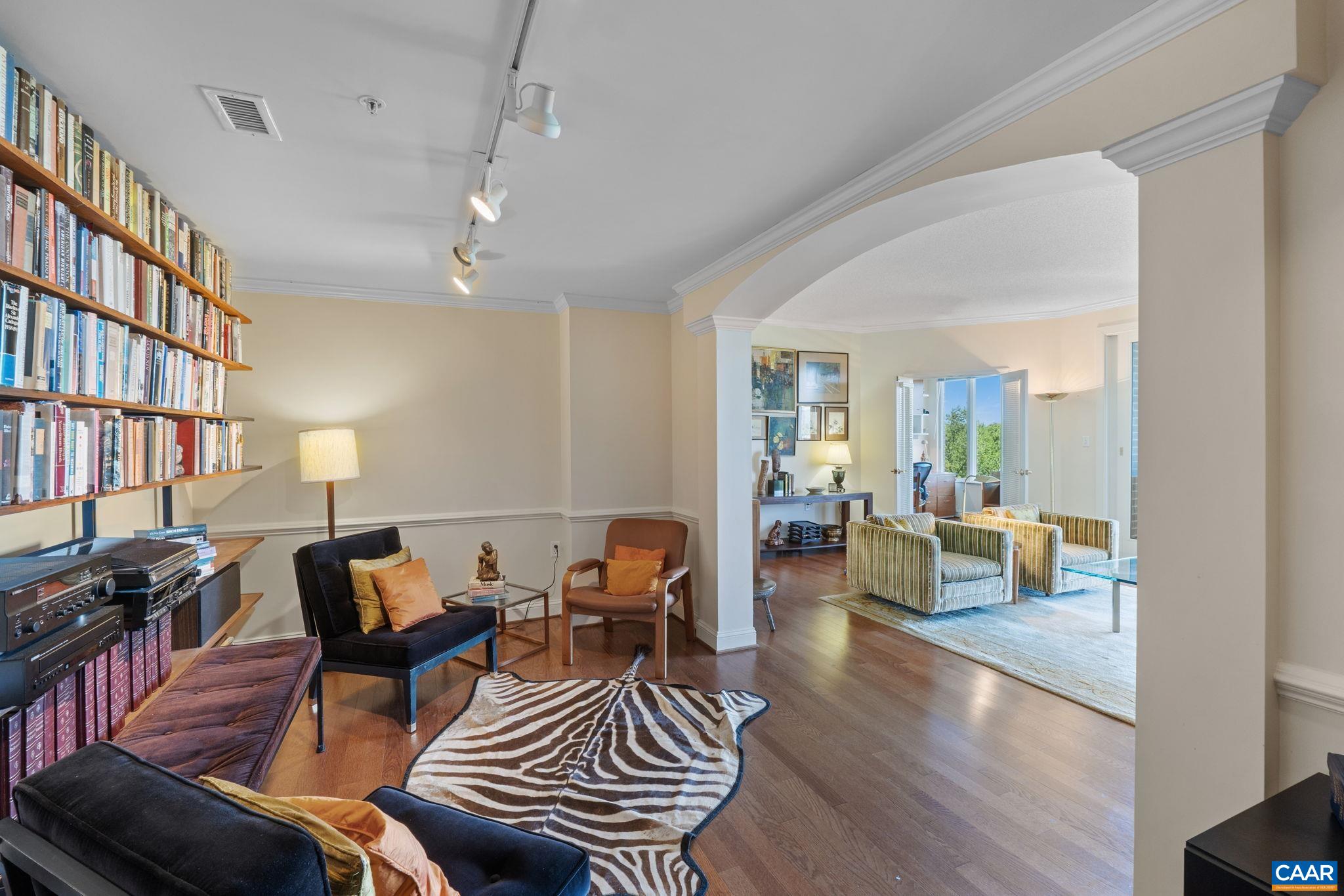 500 CRESTWOOD DR Unit: 2508