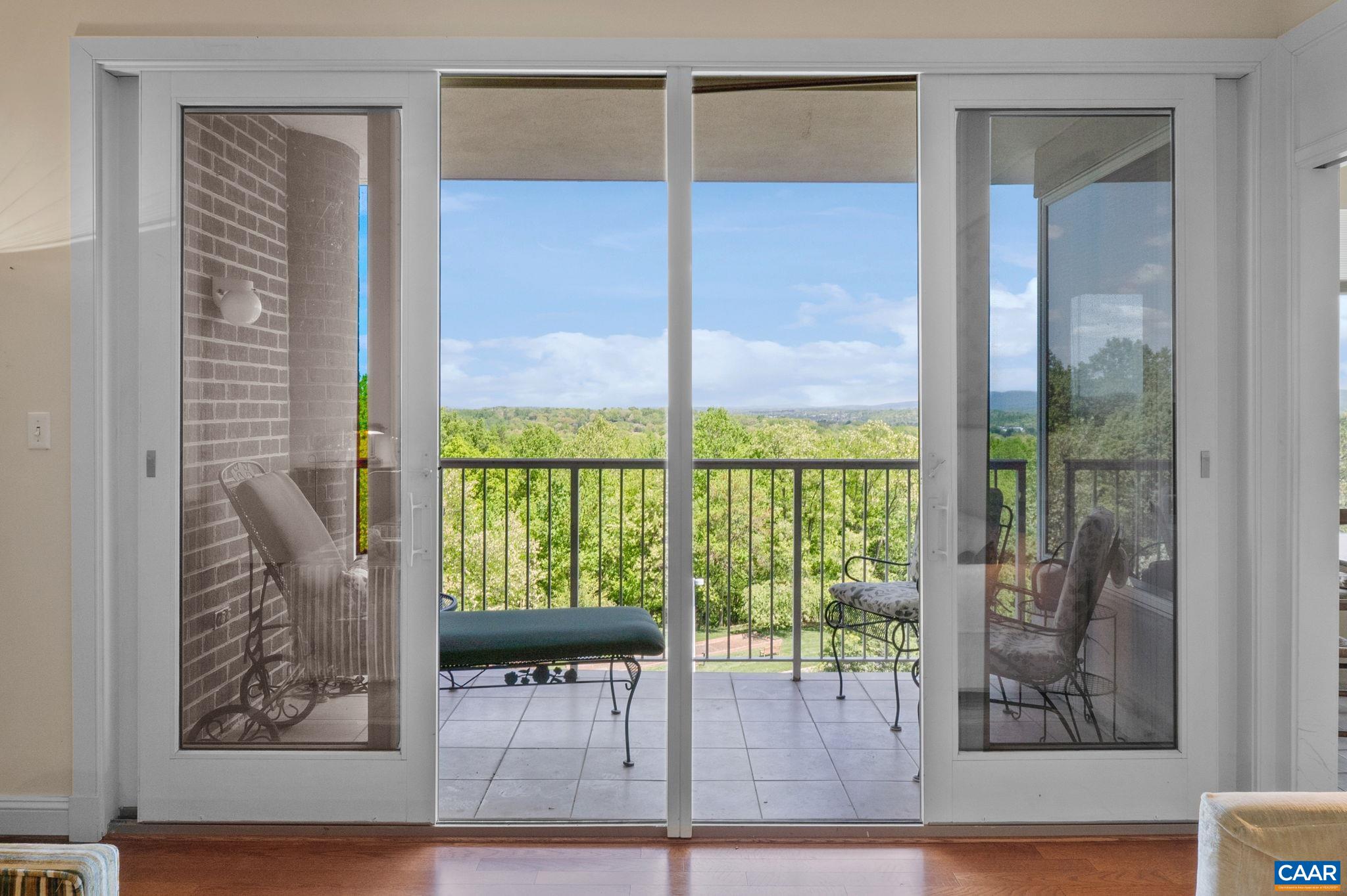 500 CRESTWOOD DR Unit: 2508