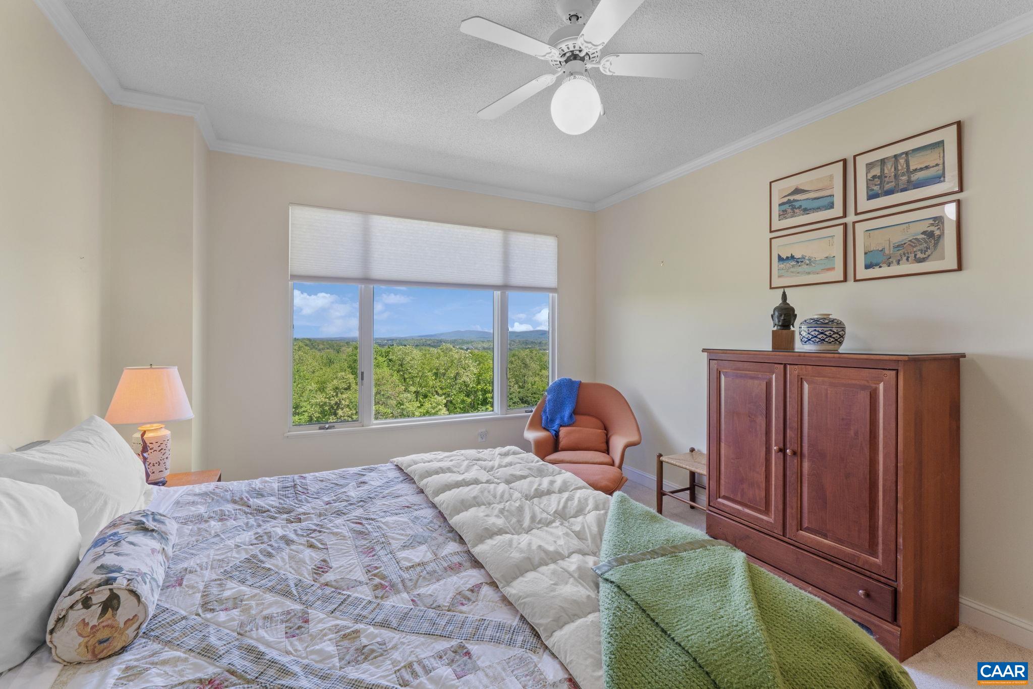 500 CRESTWOOD DR Unit: 2508