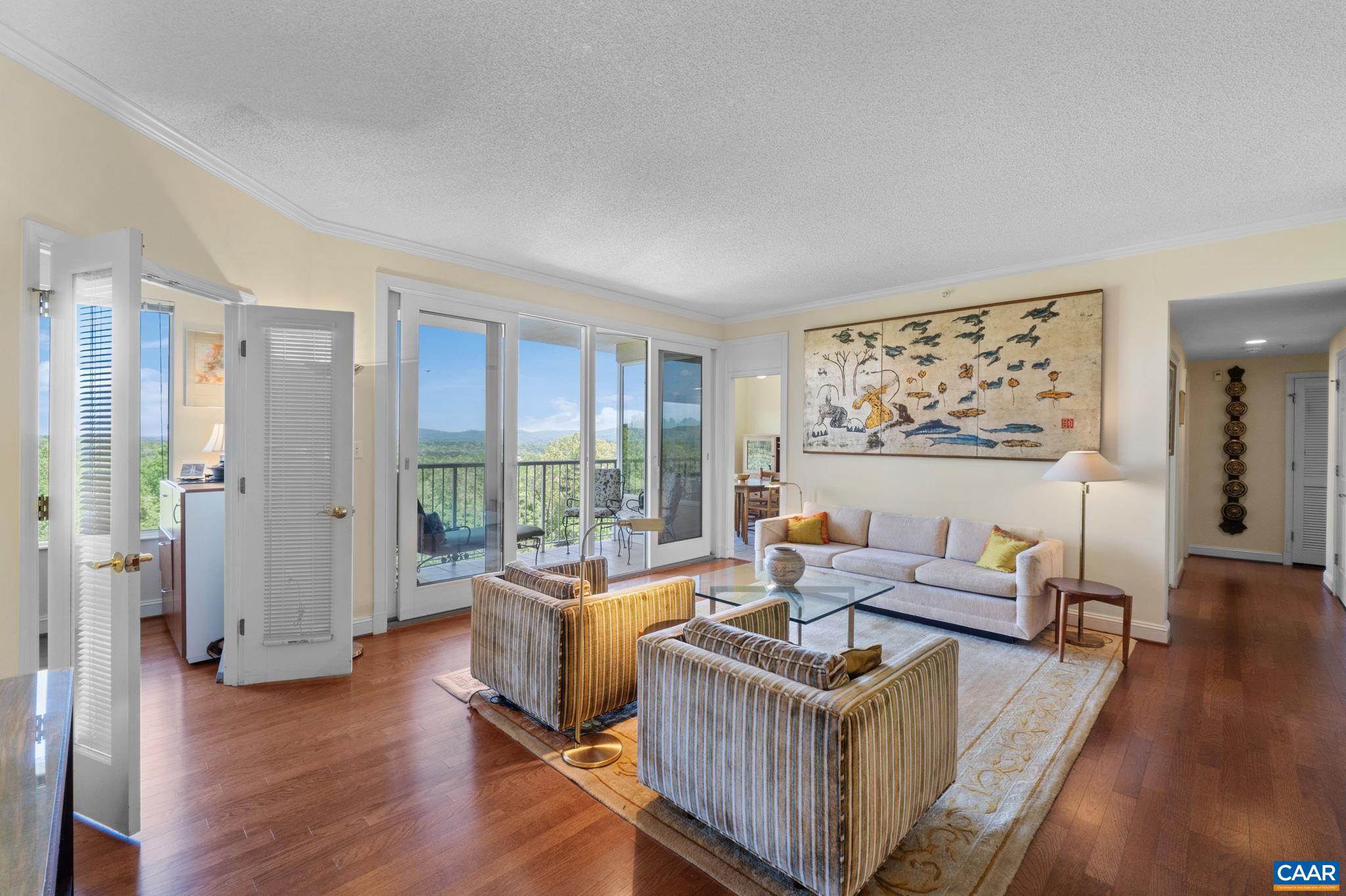 500 CRESTWOOD DR Unit: 2508